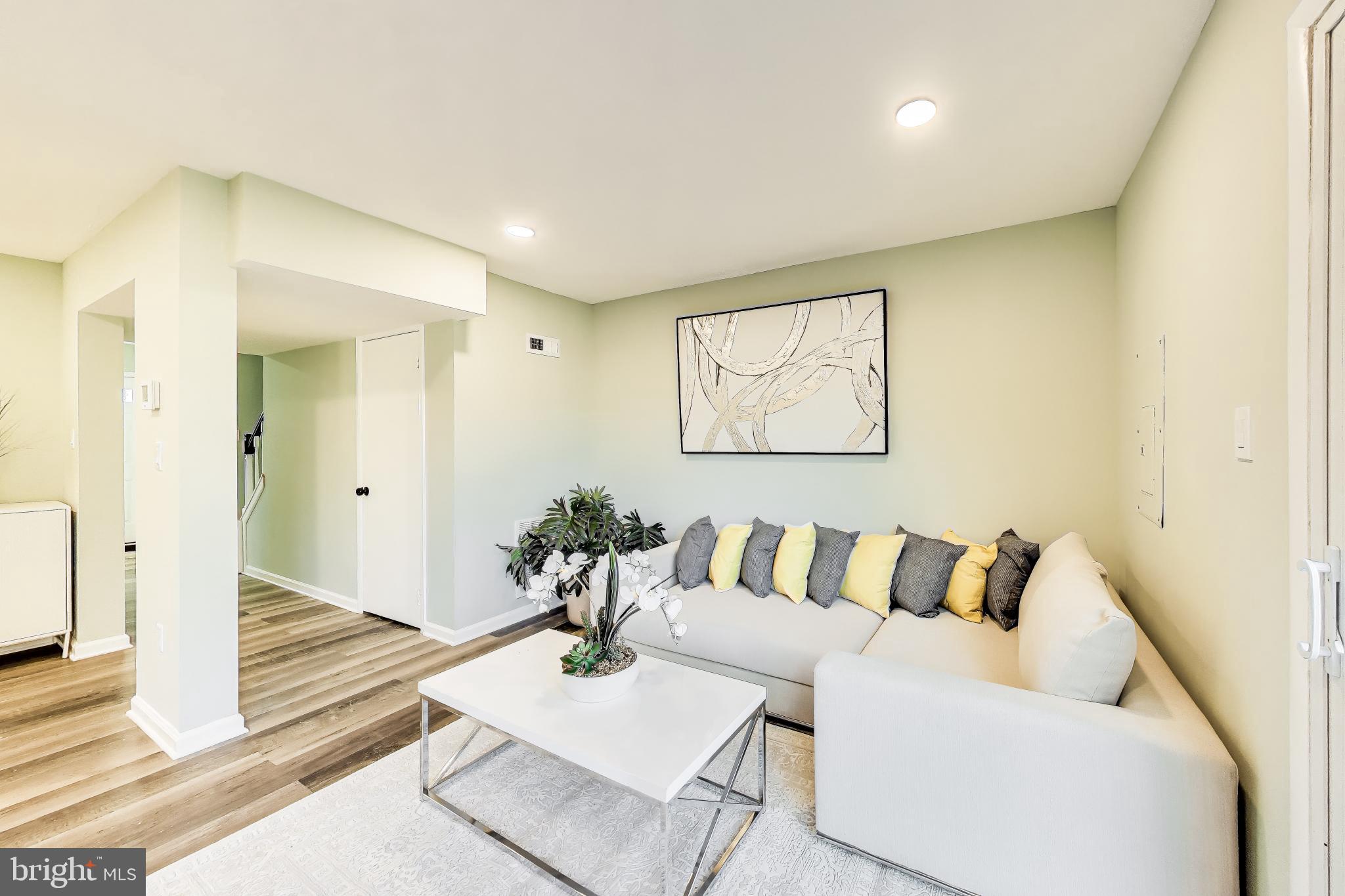 HILLCREST TOWNE - Residential