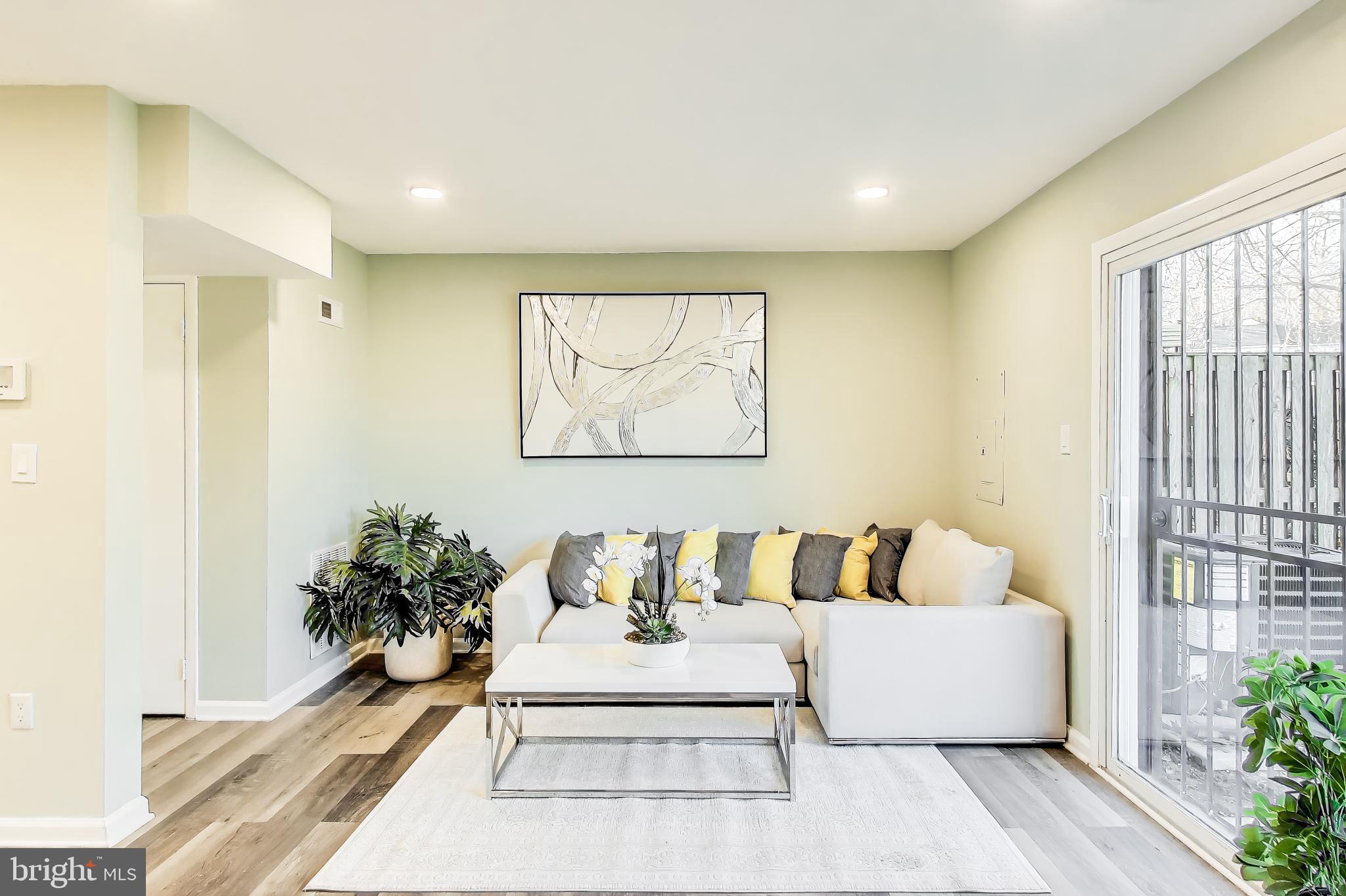 HILLCREST TOWNE - Residential