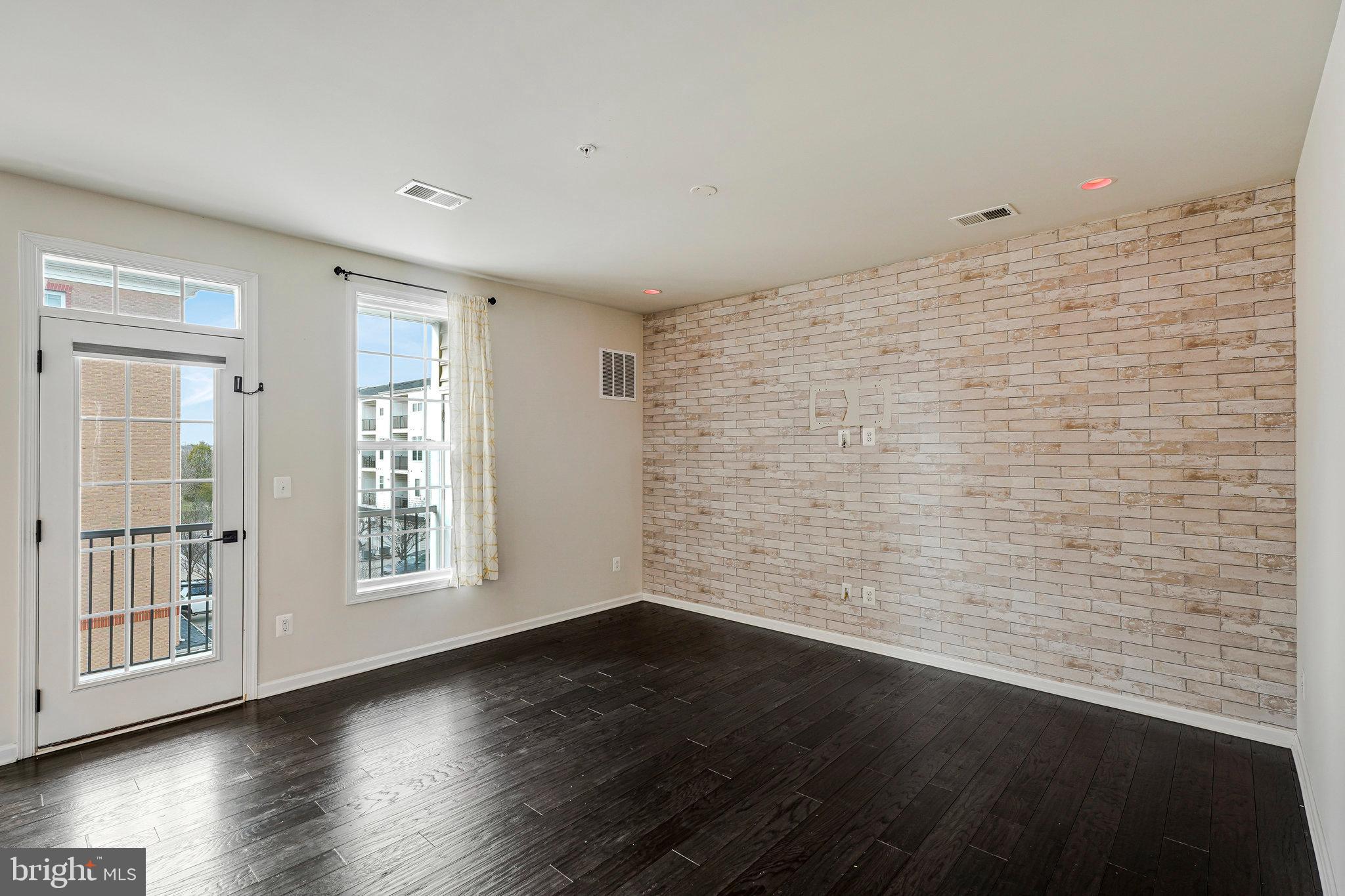 BUCKINGHAM AT LOUDOUN VALLEY - Residential