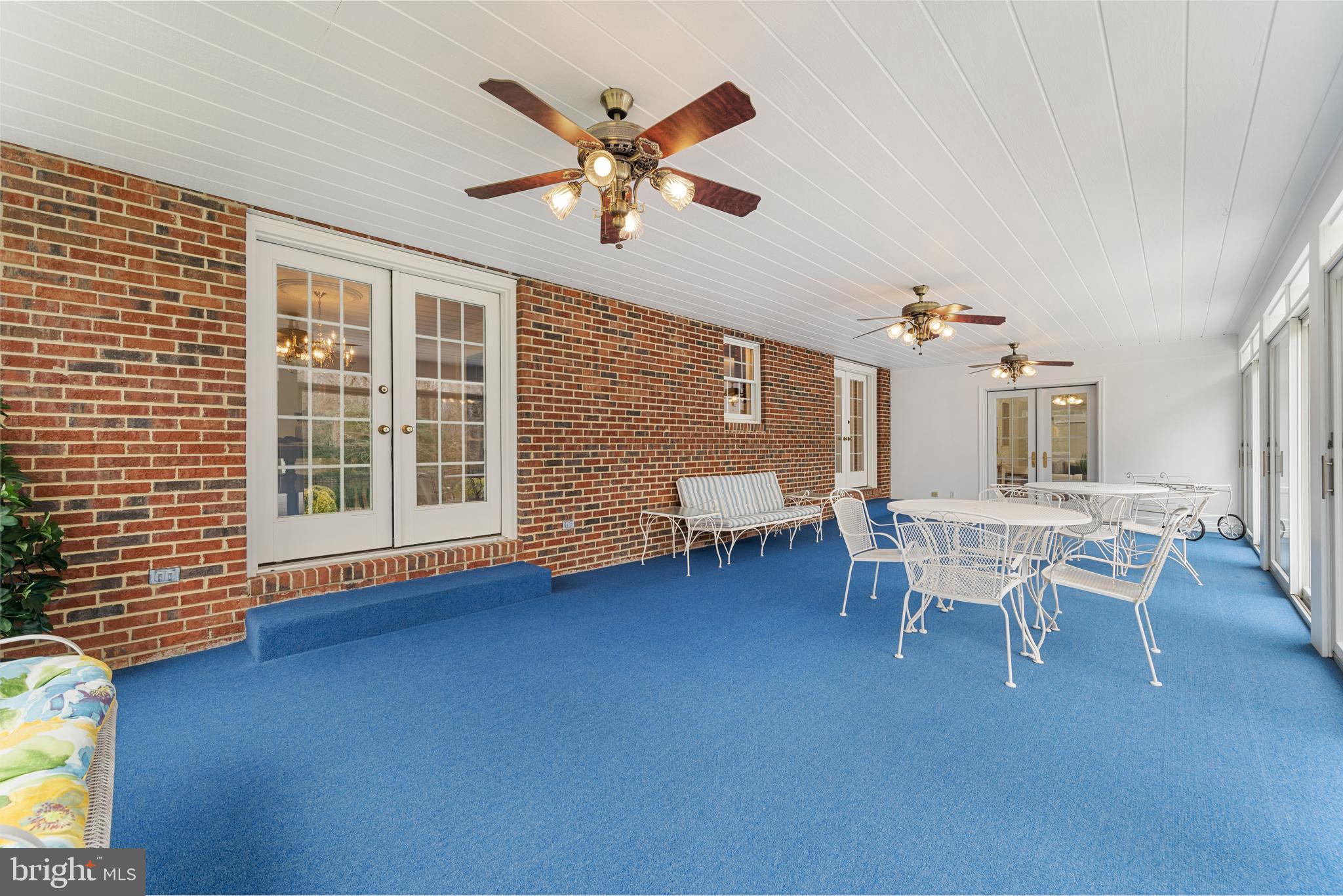 CAERNARVON WOODS - Residential