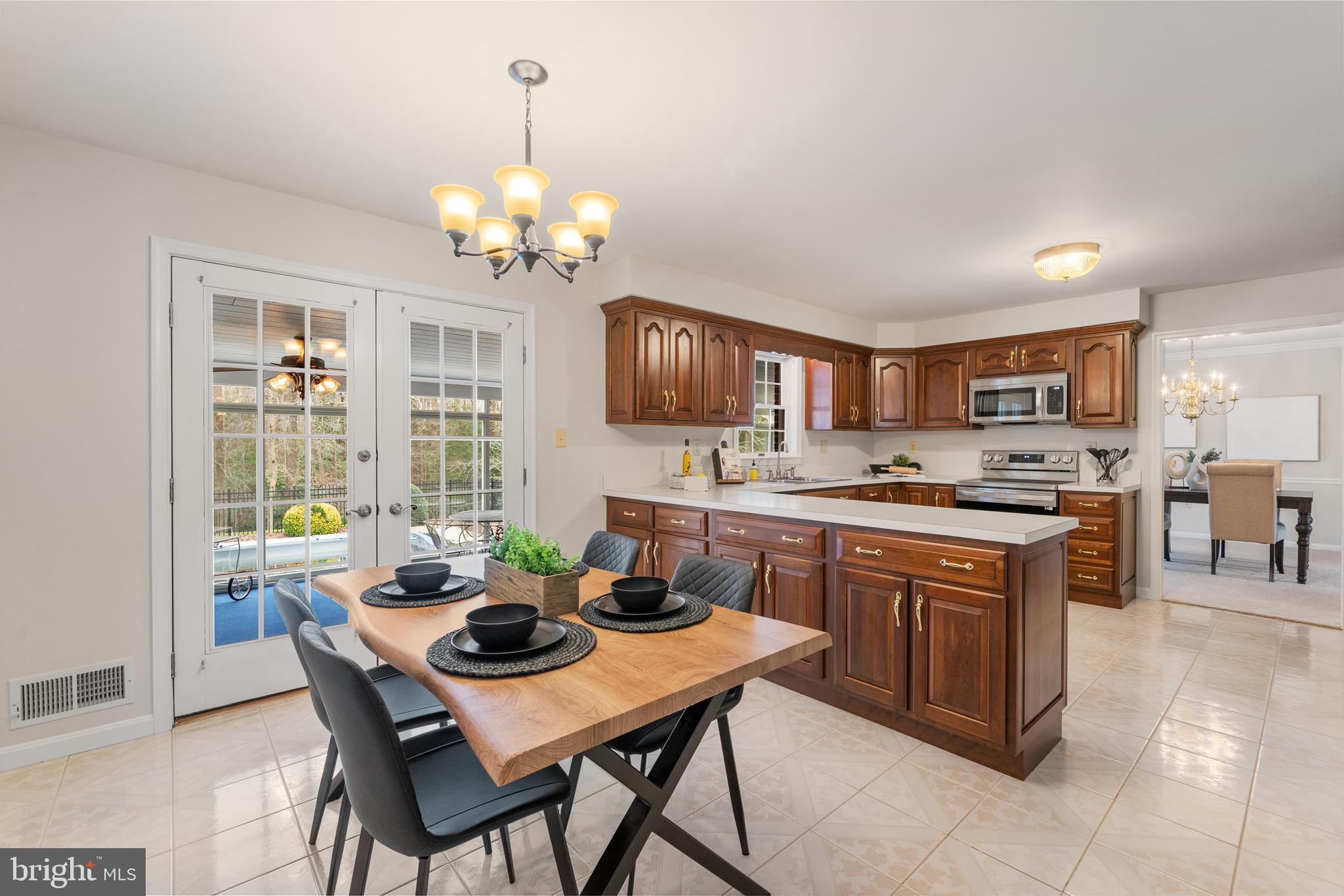 CAERNARVON WOODS - Residential