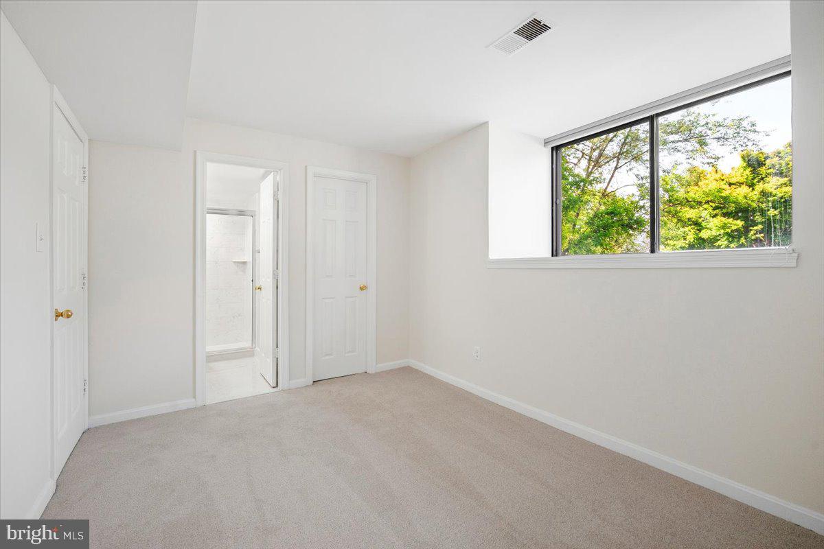 OLNEY SQUARE - Residential