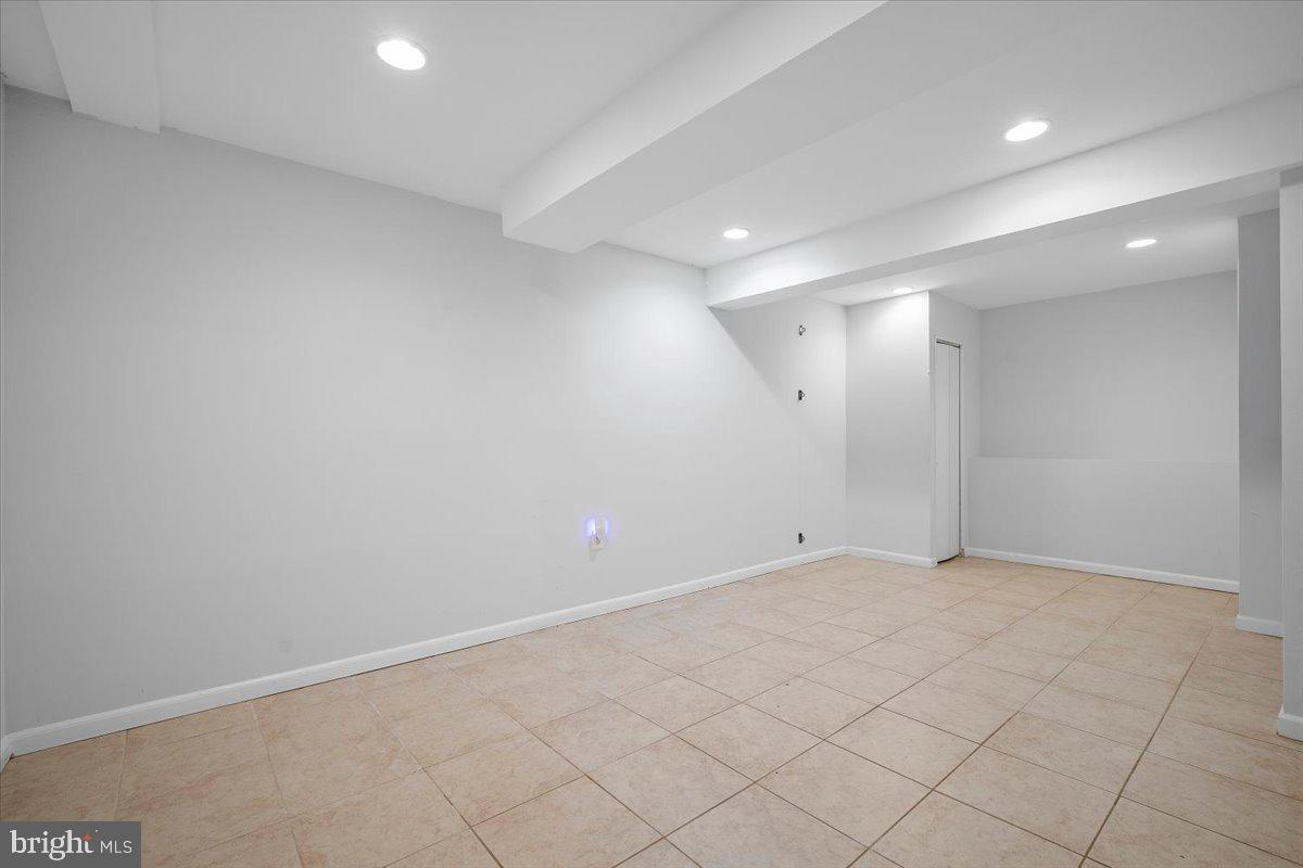 OLNEY SQUARE - Residential