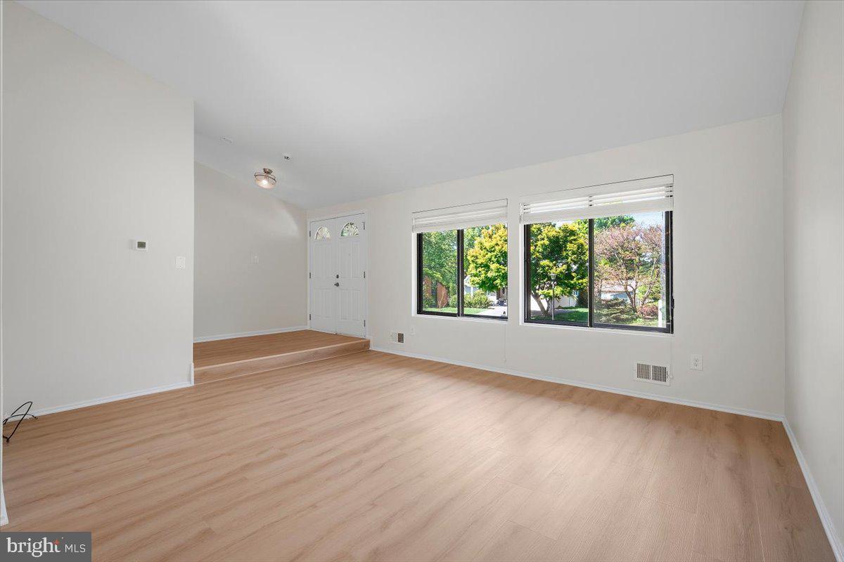 OLNEY SQUARE - Residential