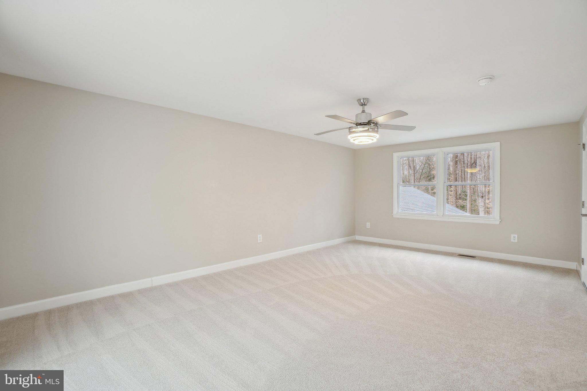 HALLOWING POINT RIVER ESTATES - Residential