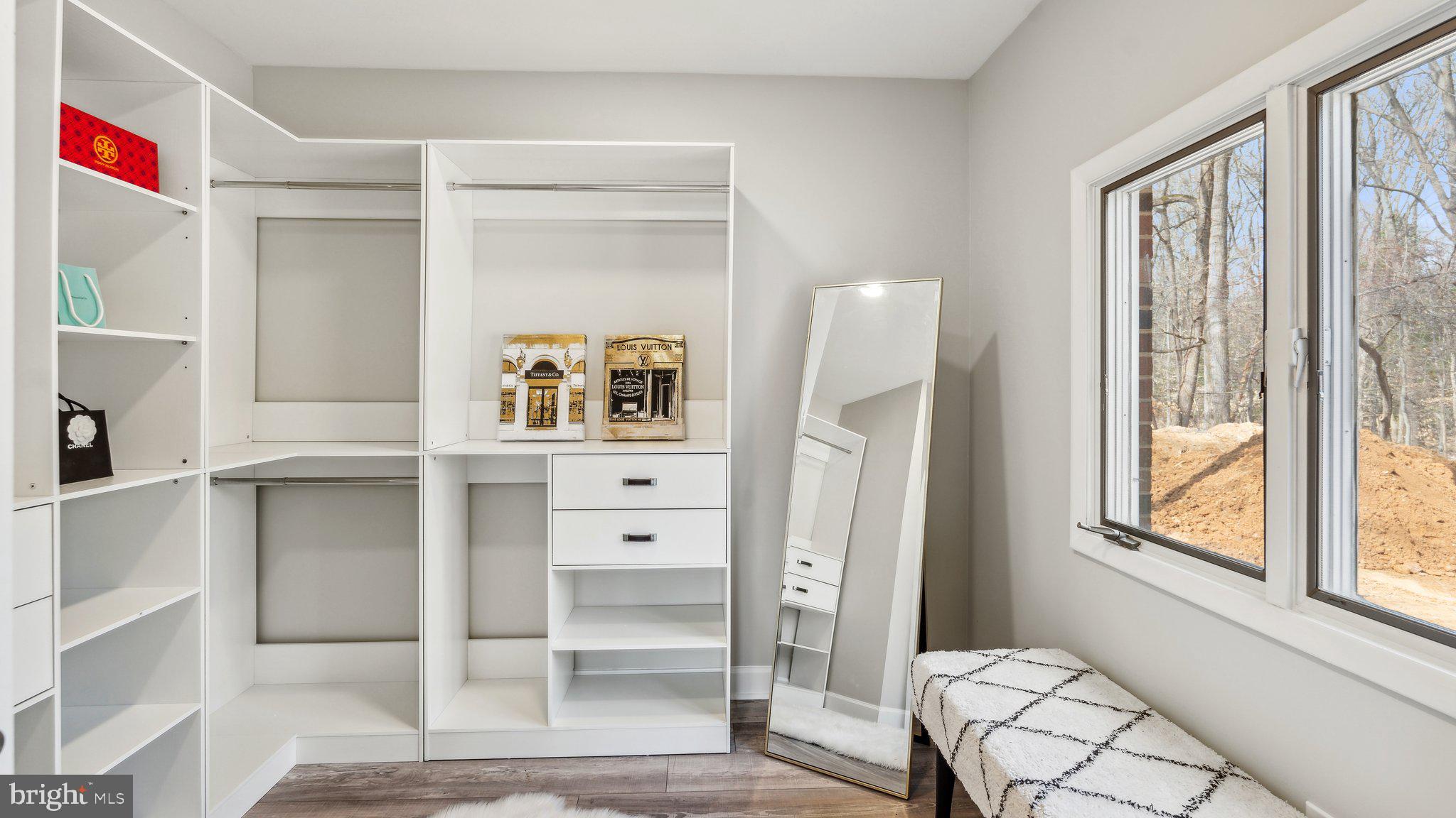 HALLOWING POINT RIVER ESTATES - Residential