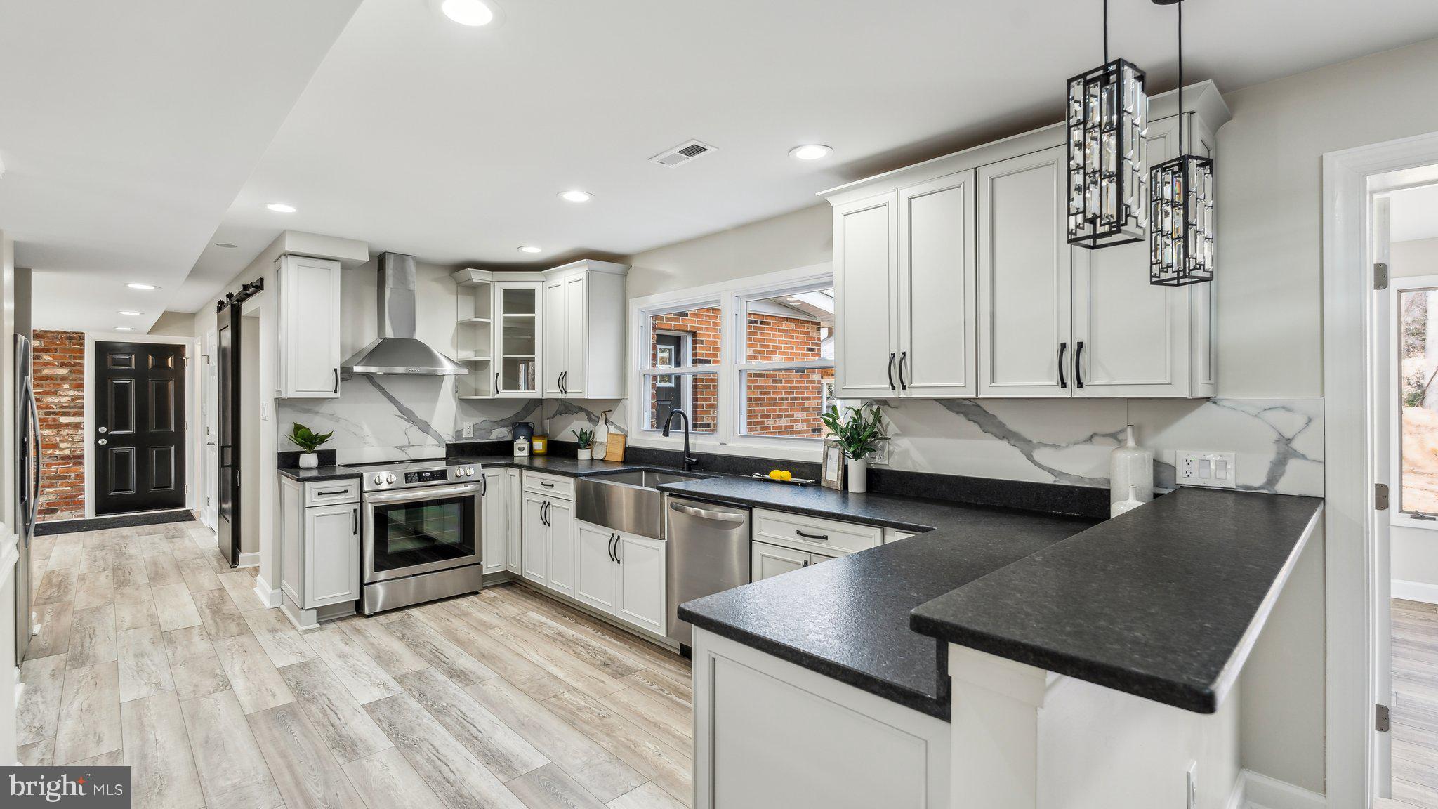 HALLOWING POINT RIVER ESTATES - Residential