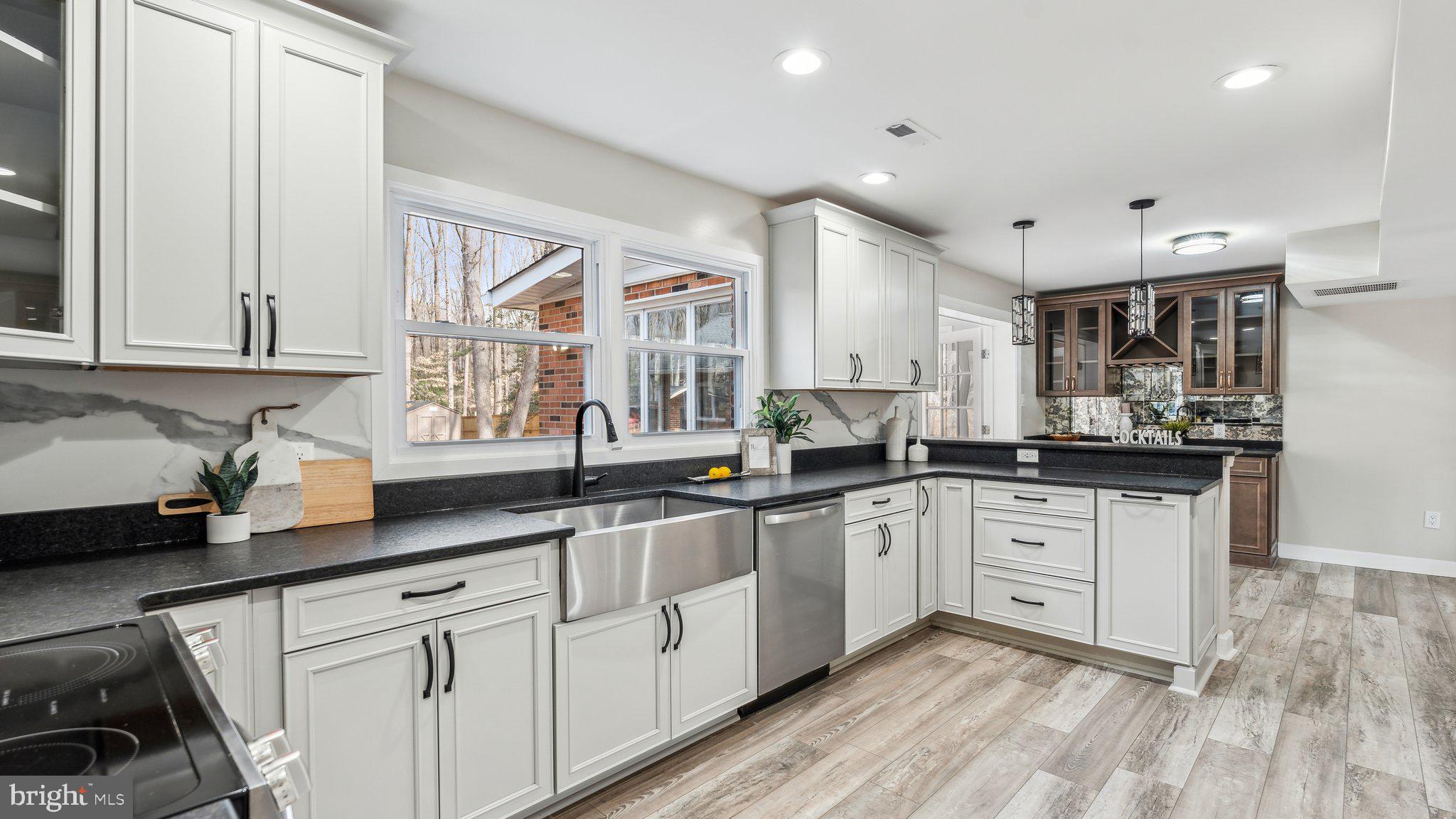 HALLOWING POINT RIVER ESTATES - Residential