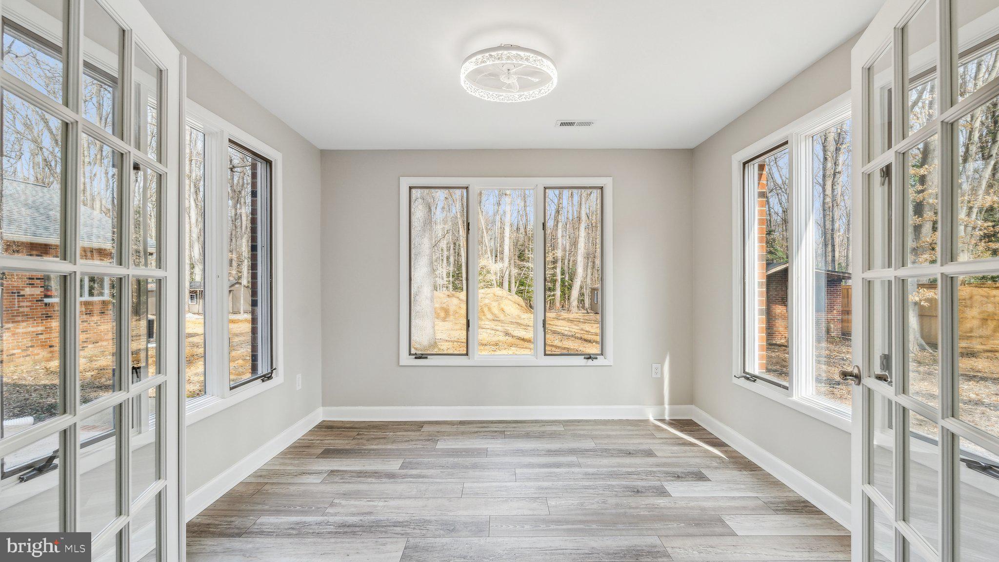 HALLOWING POINT RIVER ESTATES - Residential