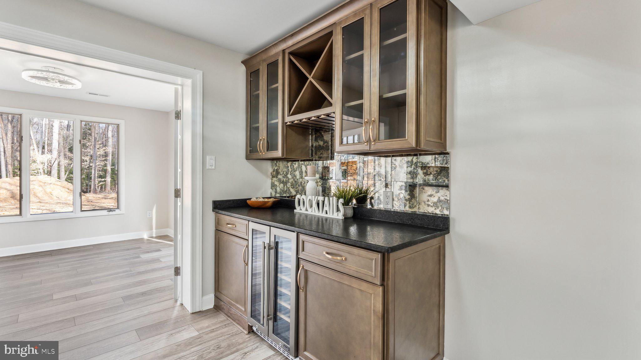 HALLOWING POINT RIVER ESTATES - Residential