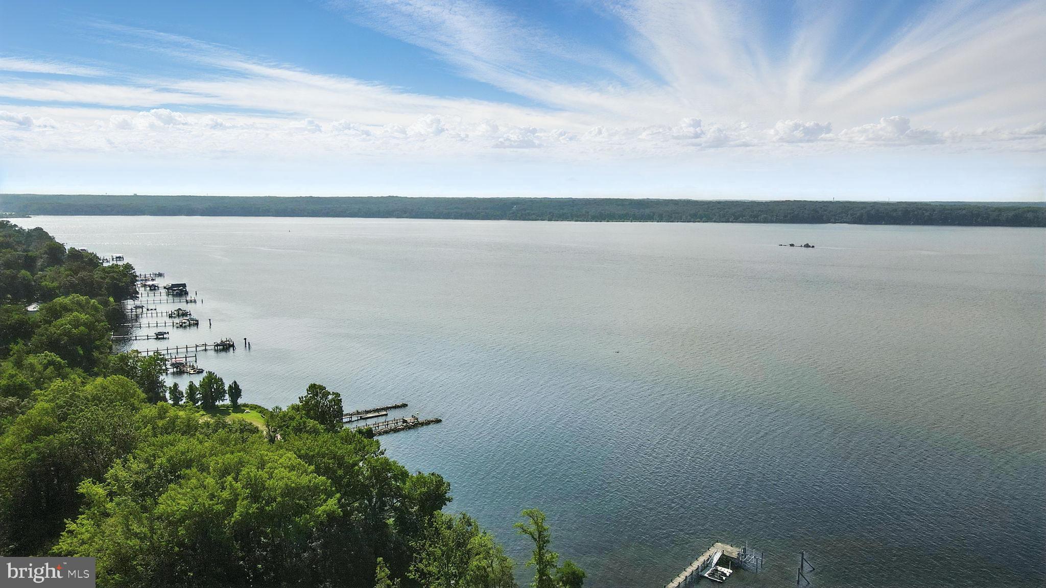 HALLOWING POINT RIVER ESTATES - Residential