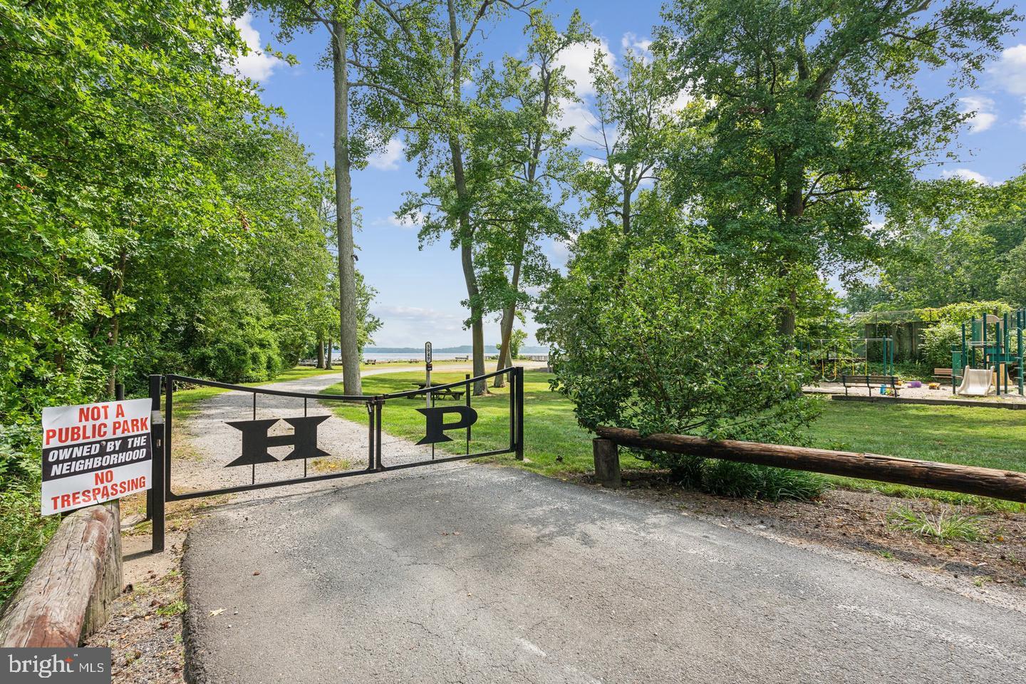 HALLOWING POINT RIVER ESTATES - Residential