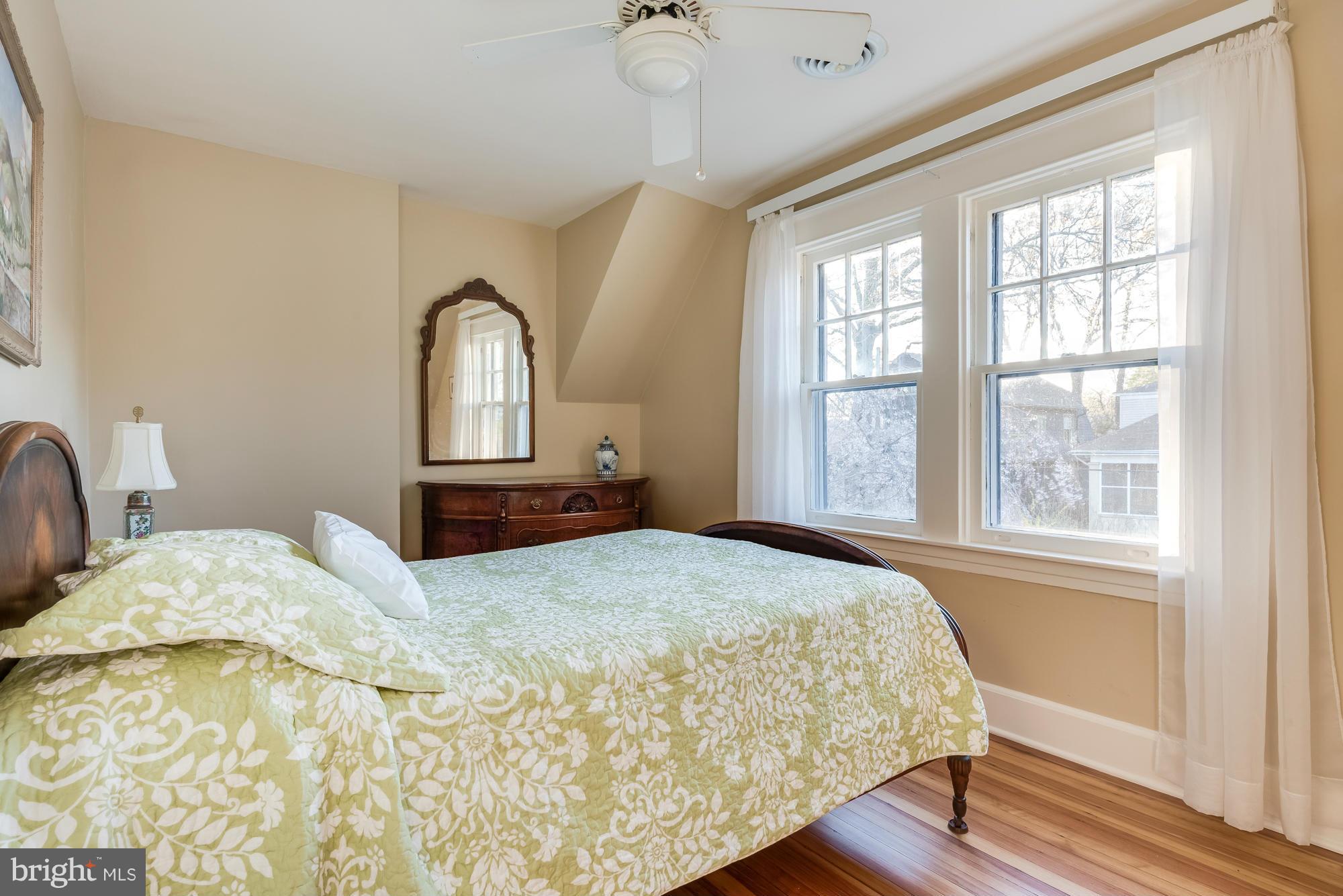 MURRAY HILL - Residential