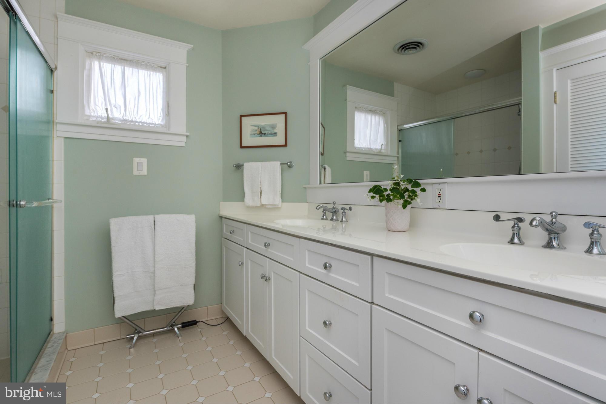 MURRAY HILL - Residential