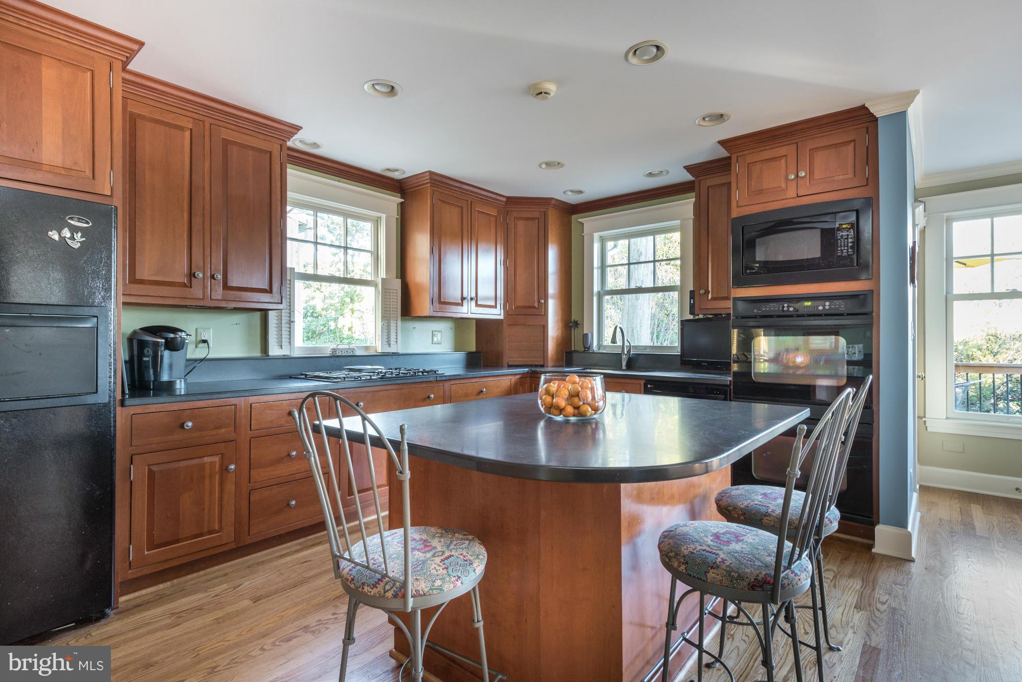 MURRAY HILL - Residential