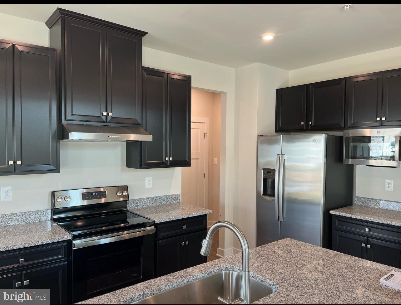 BRENTWOOD - Residential Lease