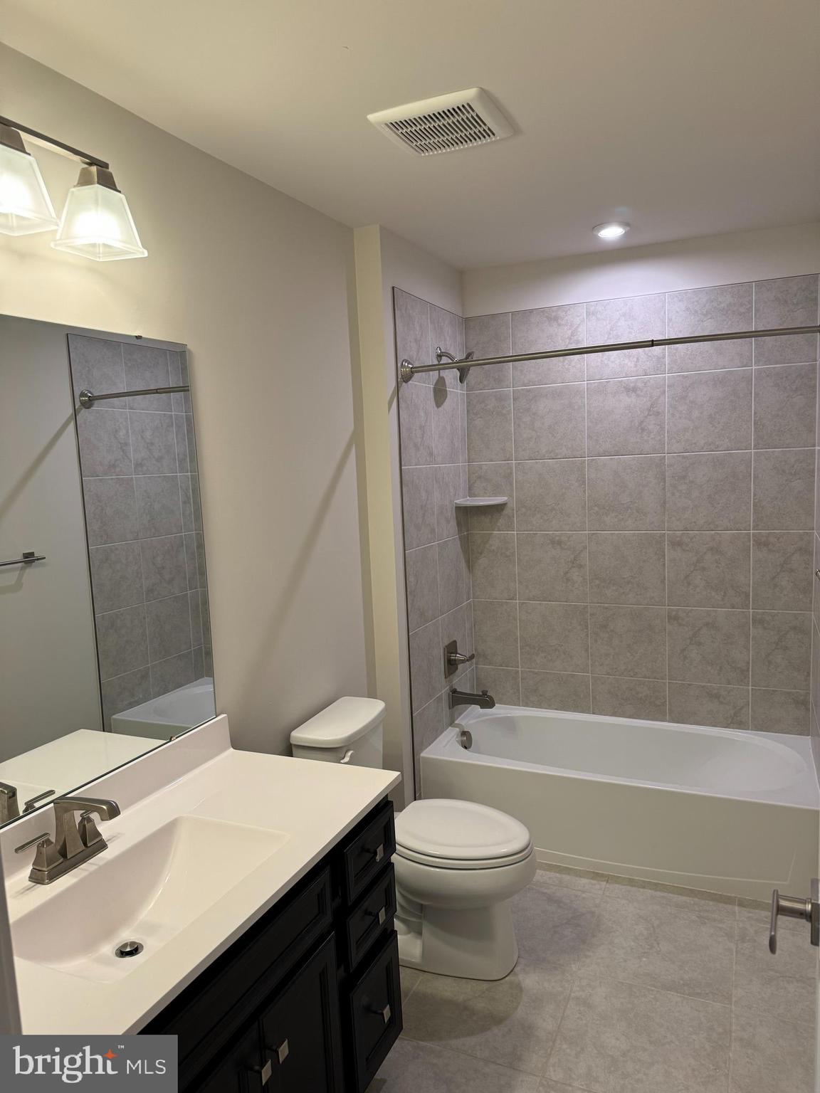 BRENTWOOD - Residential Lease