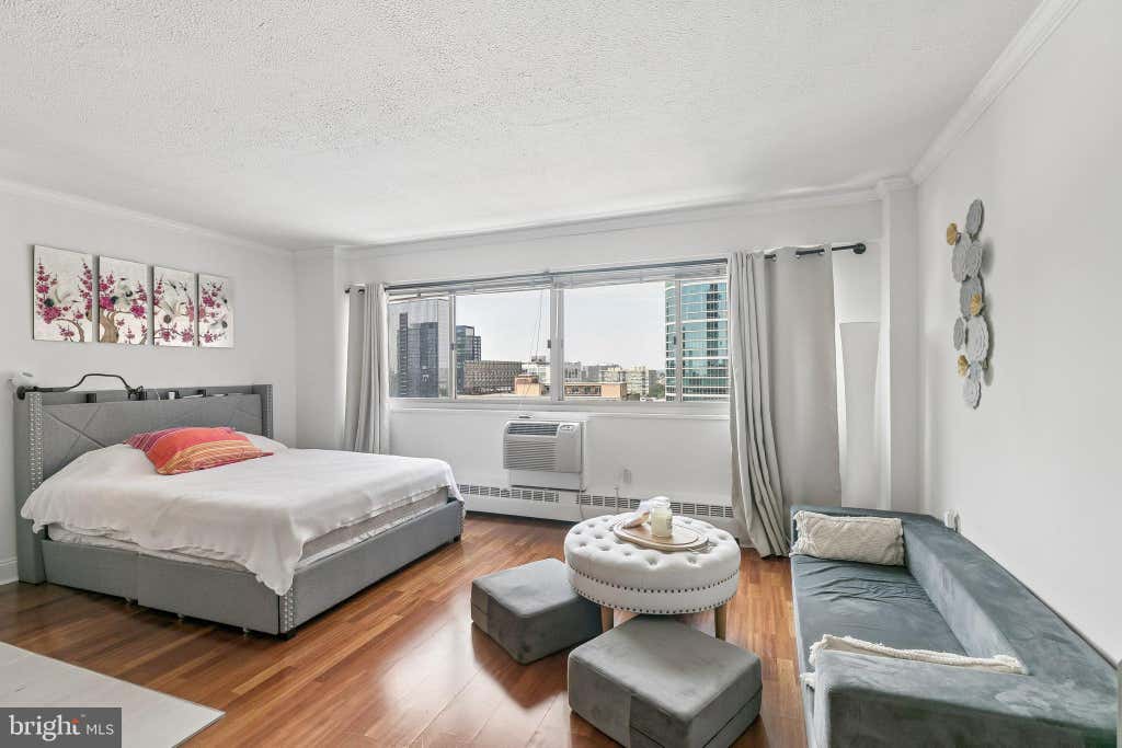 Photo of 2101 Chestnut Street #1726, PHILADELPHIA, PA 19103 (MLS # PAPH2647974)