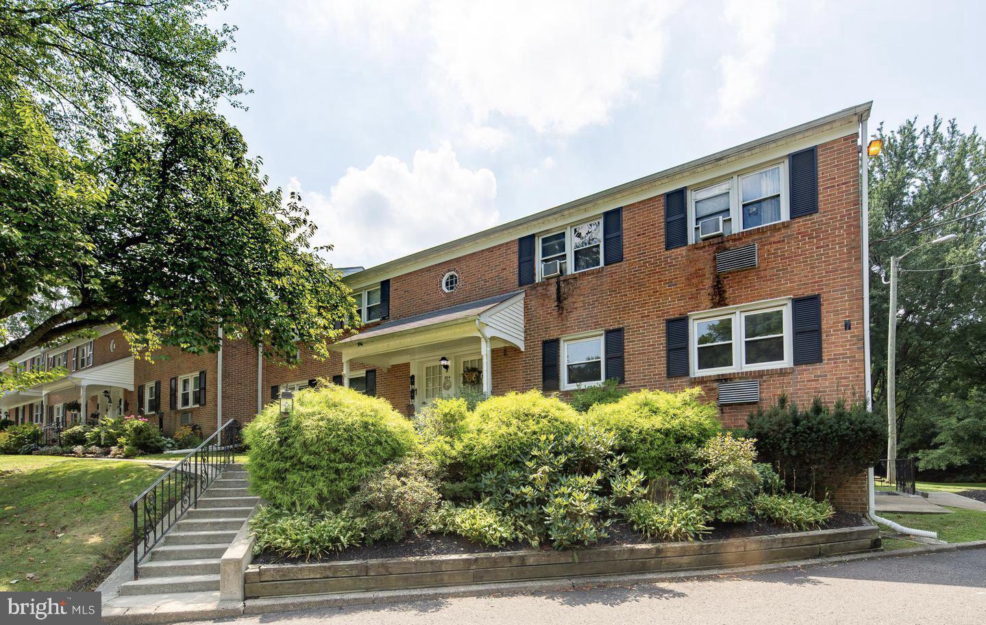 204 WARWICK ROAD B