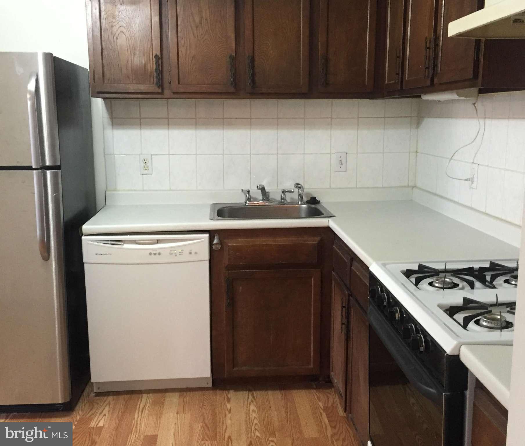 HERITAGE COURT - Residential Lease