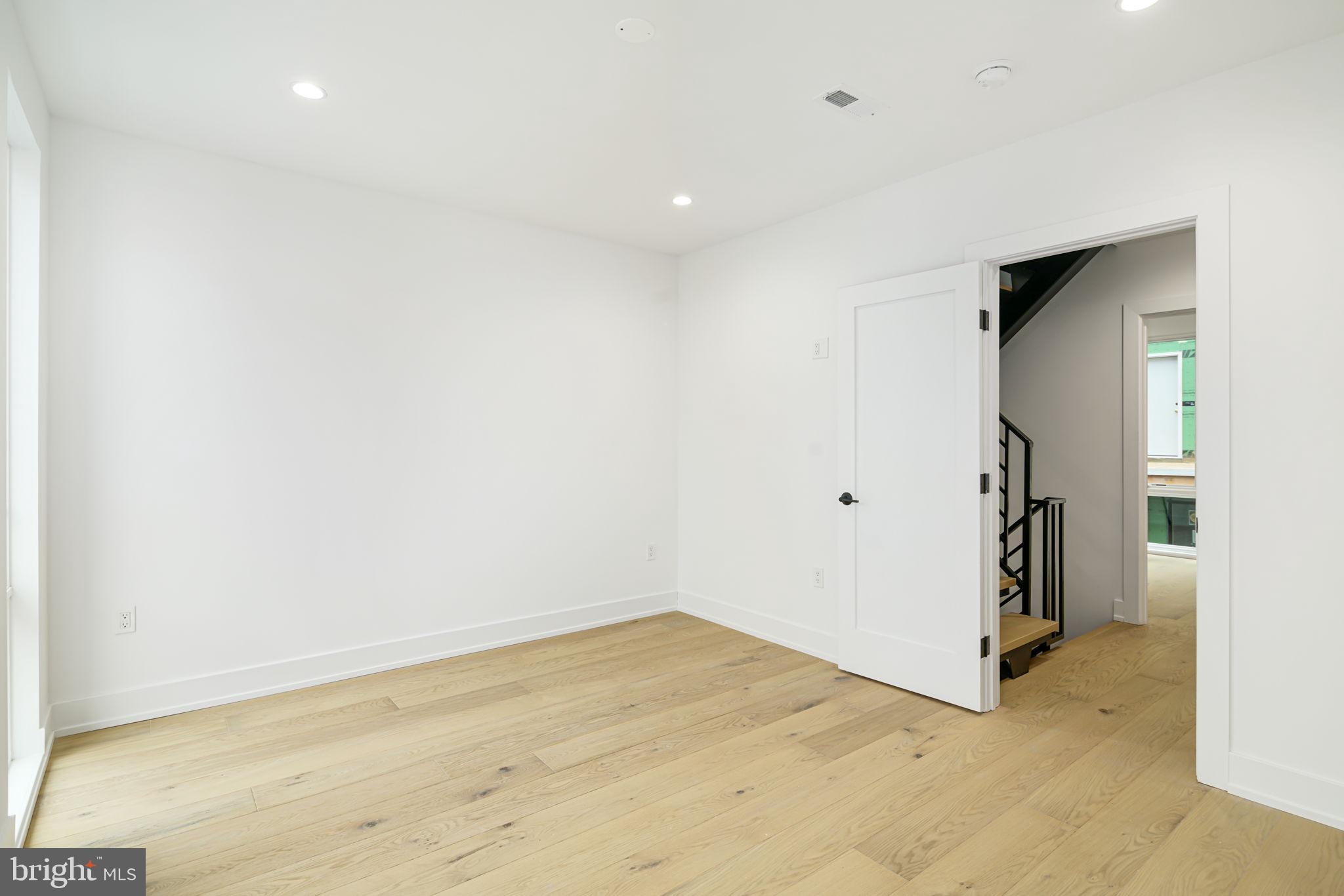 GRADUATE HOSPITAL - Residential