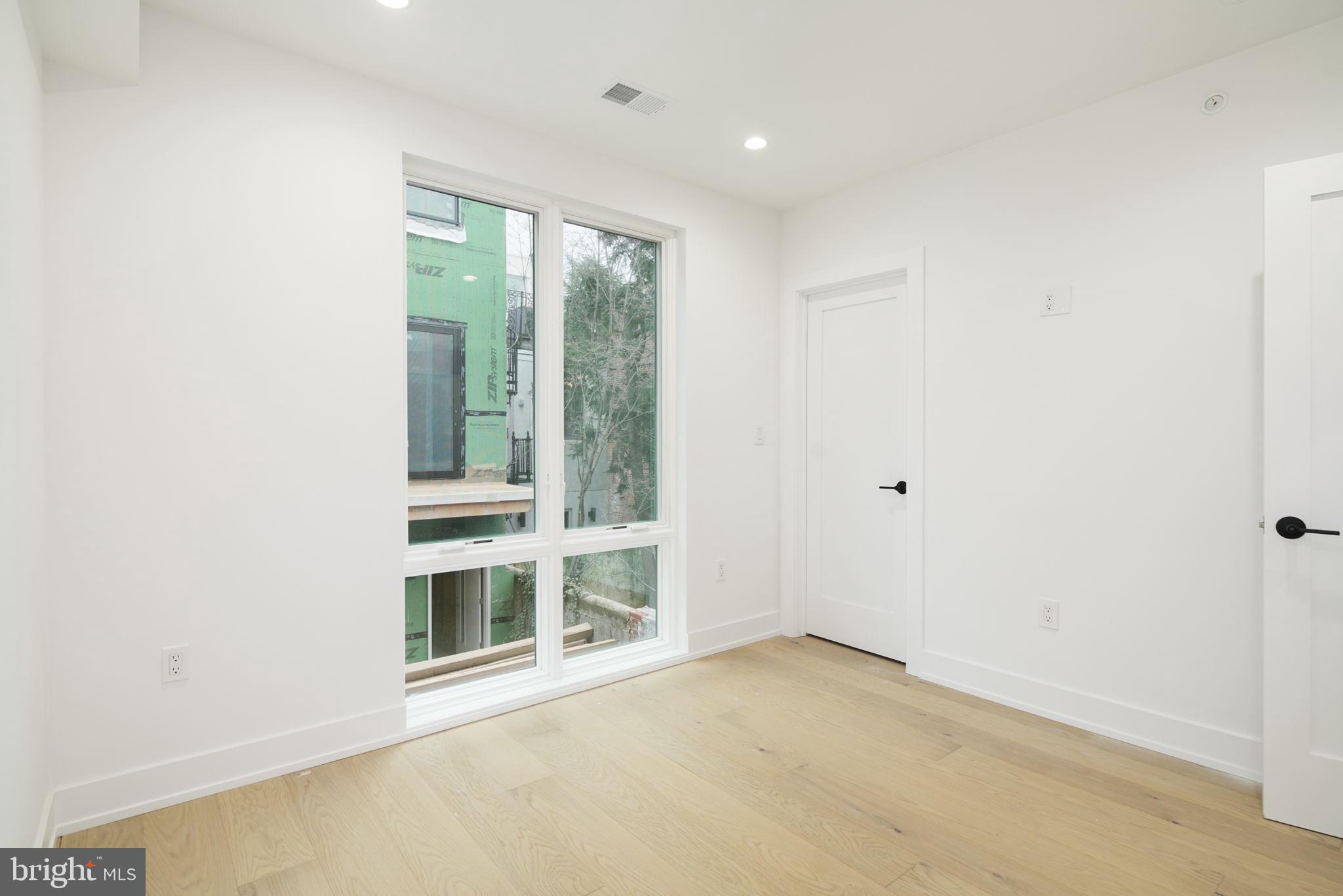 GRADUATE HOSPITAL - Residential