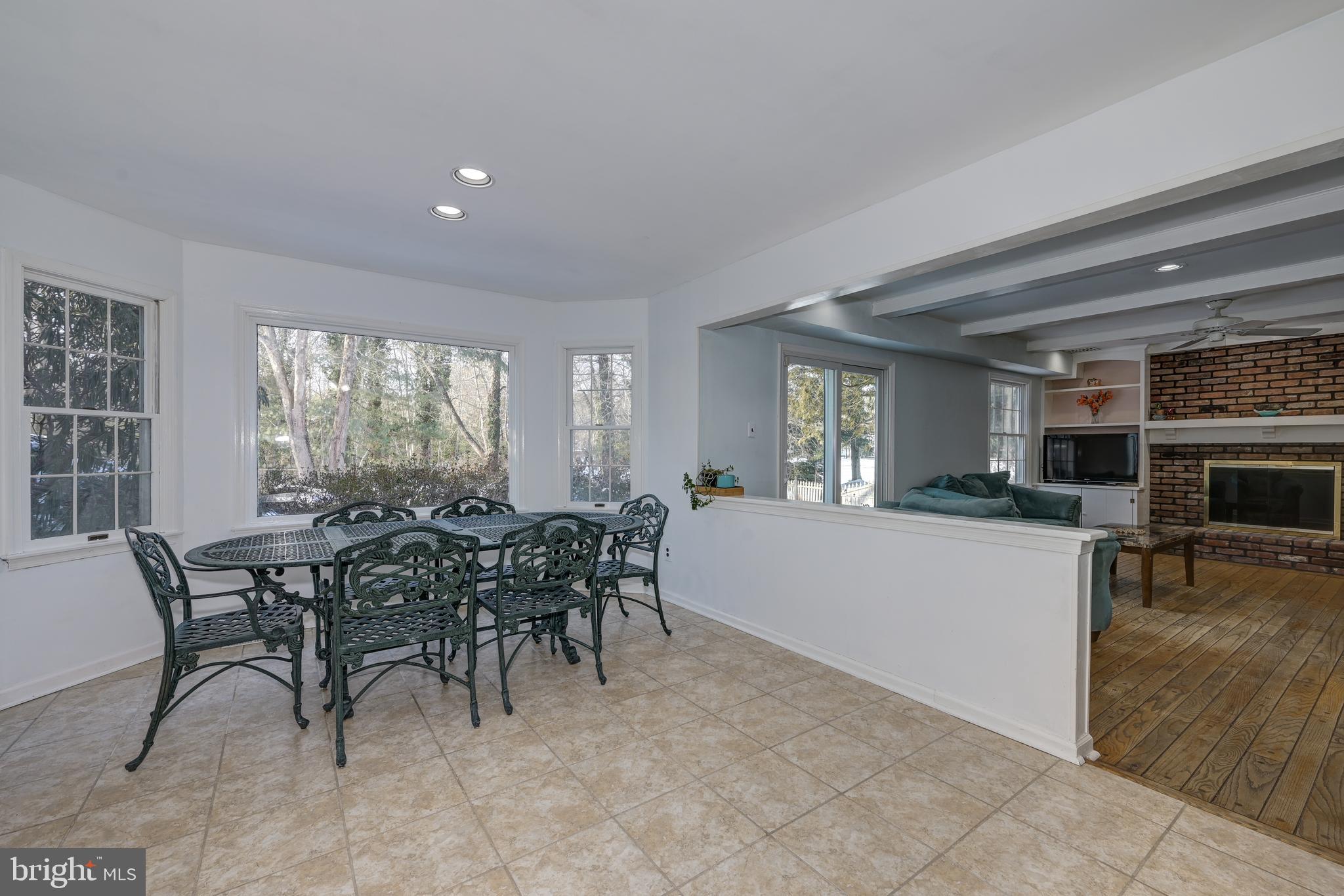 SHERWOOD FOREST - Residential