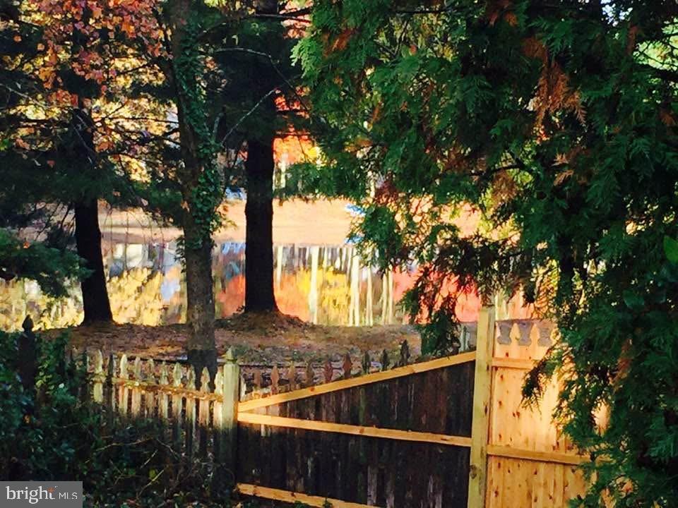 SHERWOOD FOREST - Residential