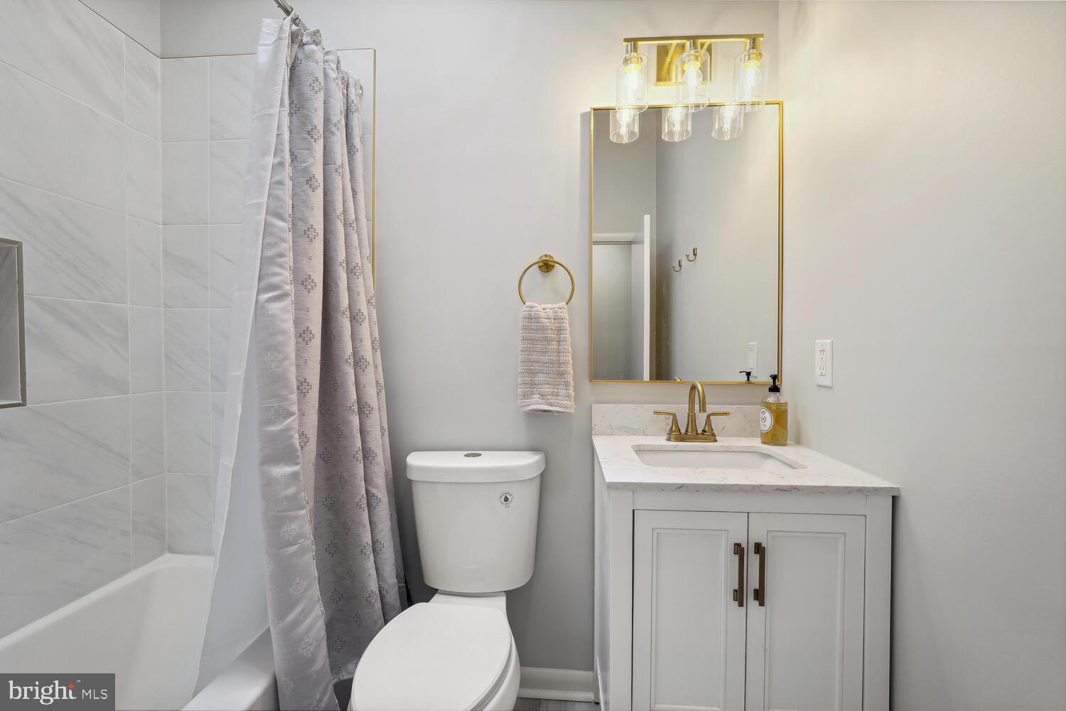 GLEN ECHO - Residential Lease