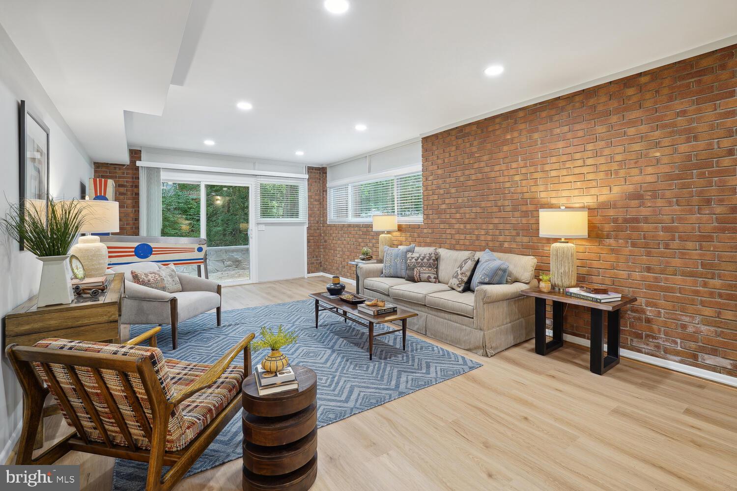 GLEN ECHO - Residential Lease