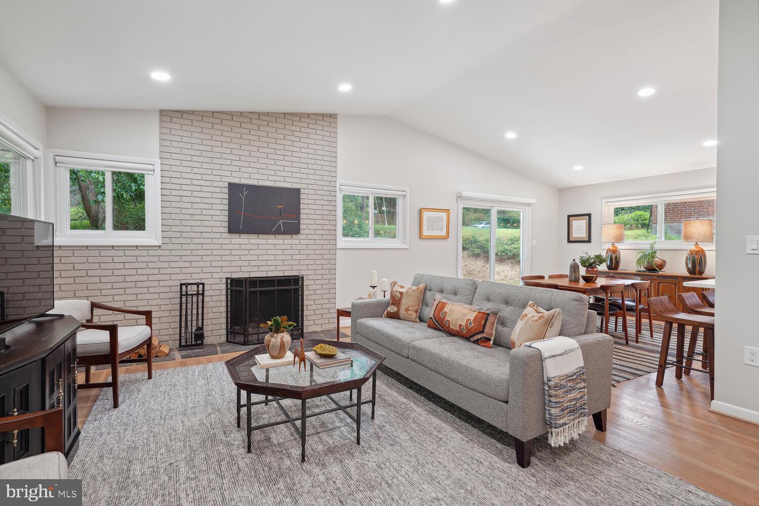 GLEN ECHO - Residential Lease