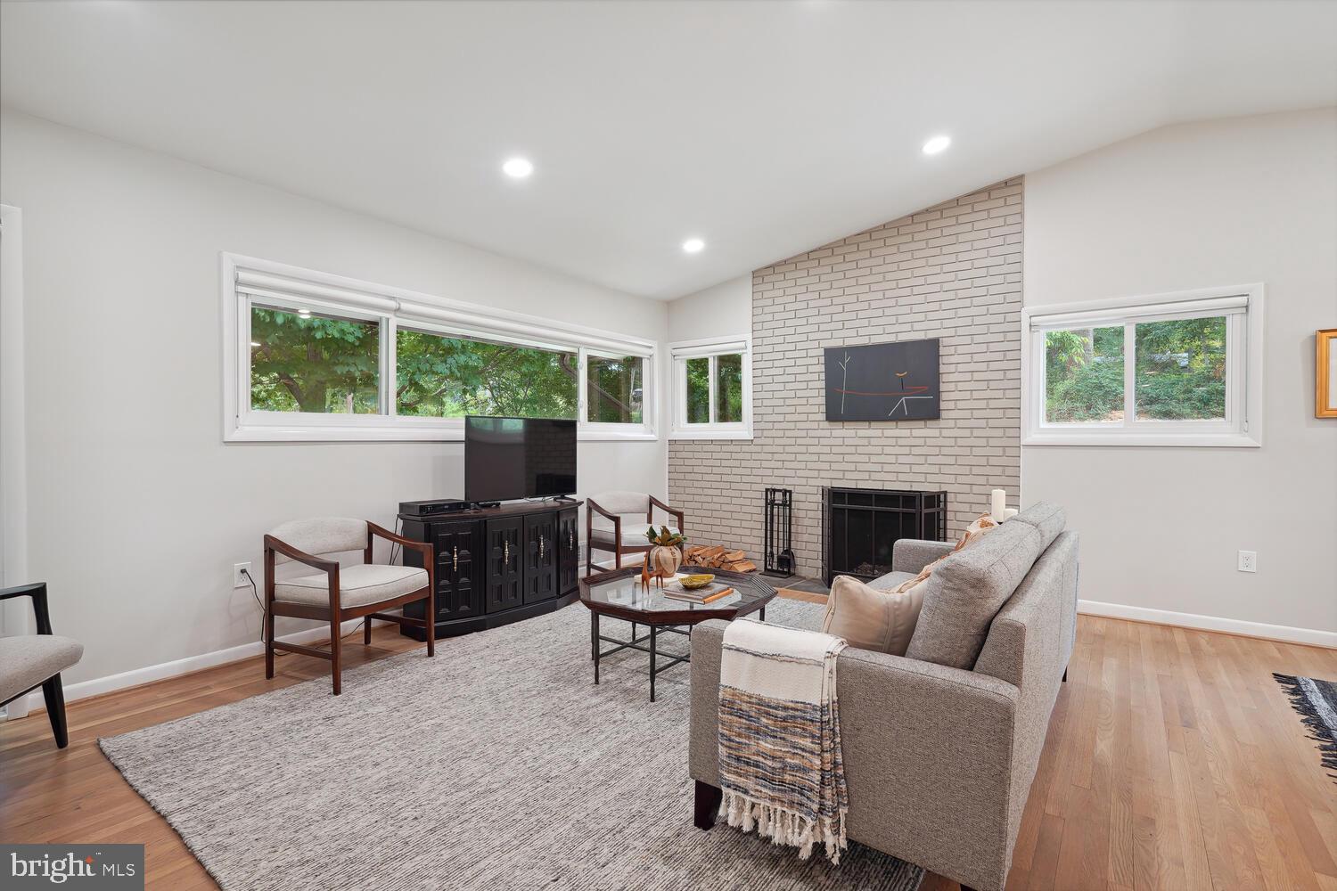 GLEN ECHO - Residential Lease