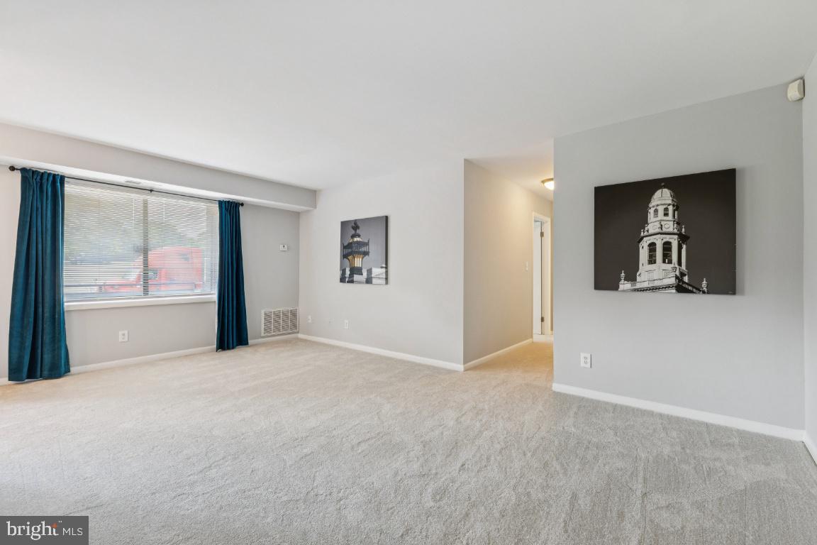 HUNTINGTON WALK - Residential Lease