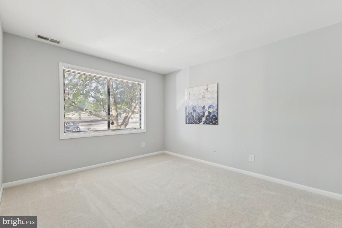 HUNTINGTON WALK - Residential Lease