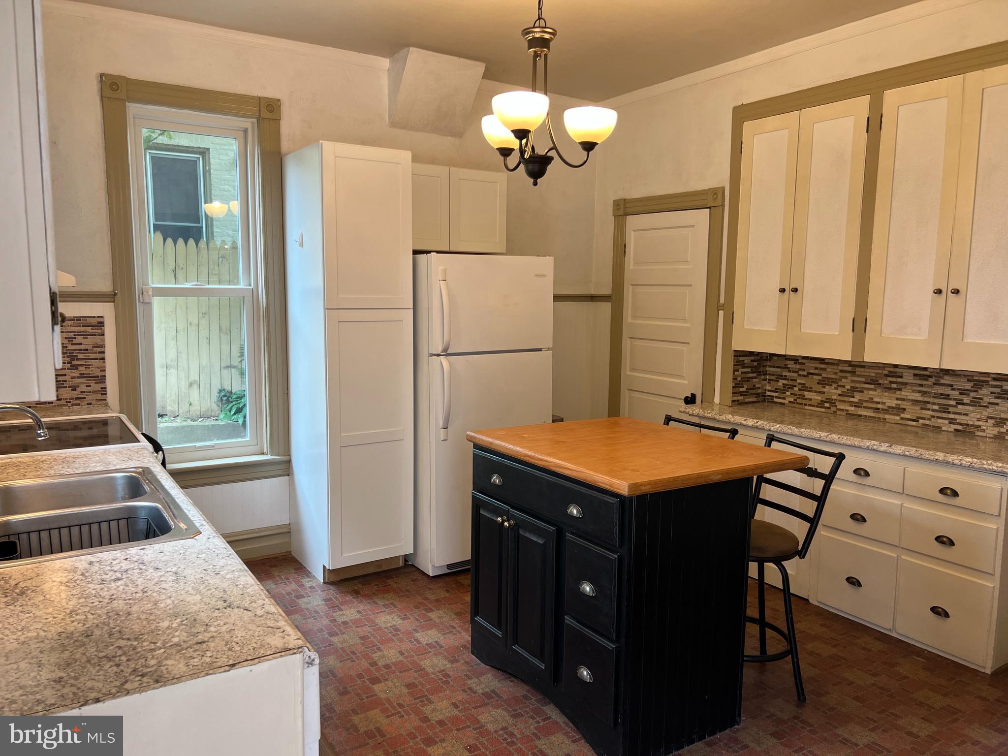 WAYNESBORO - Residential