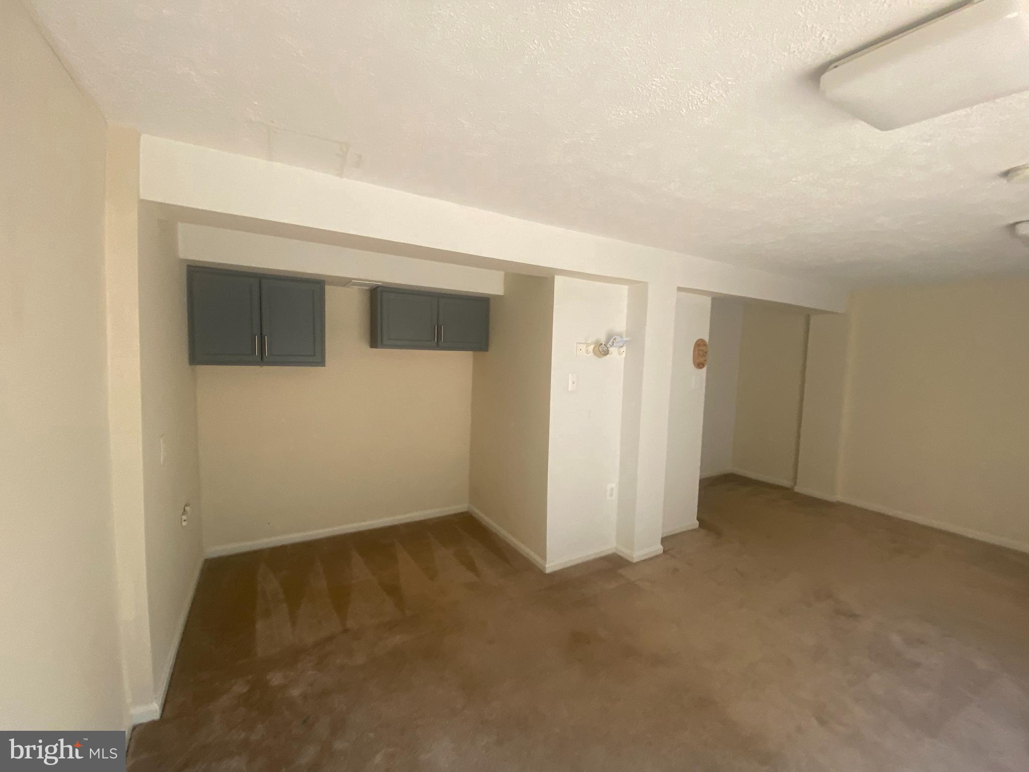 BURKE STATION SQUARE - Residential Lease