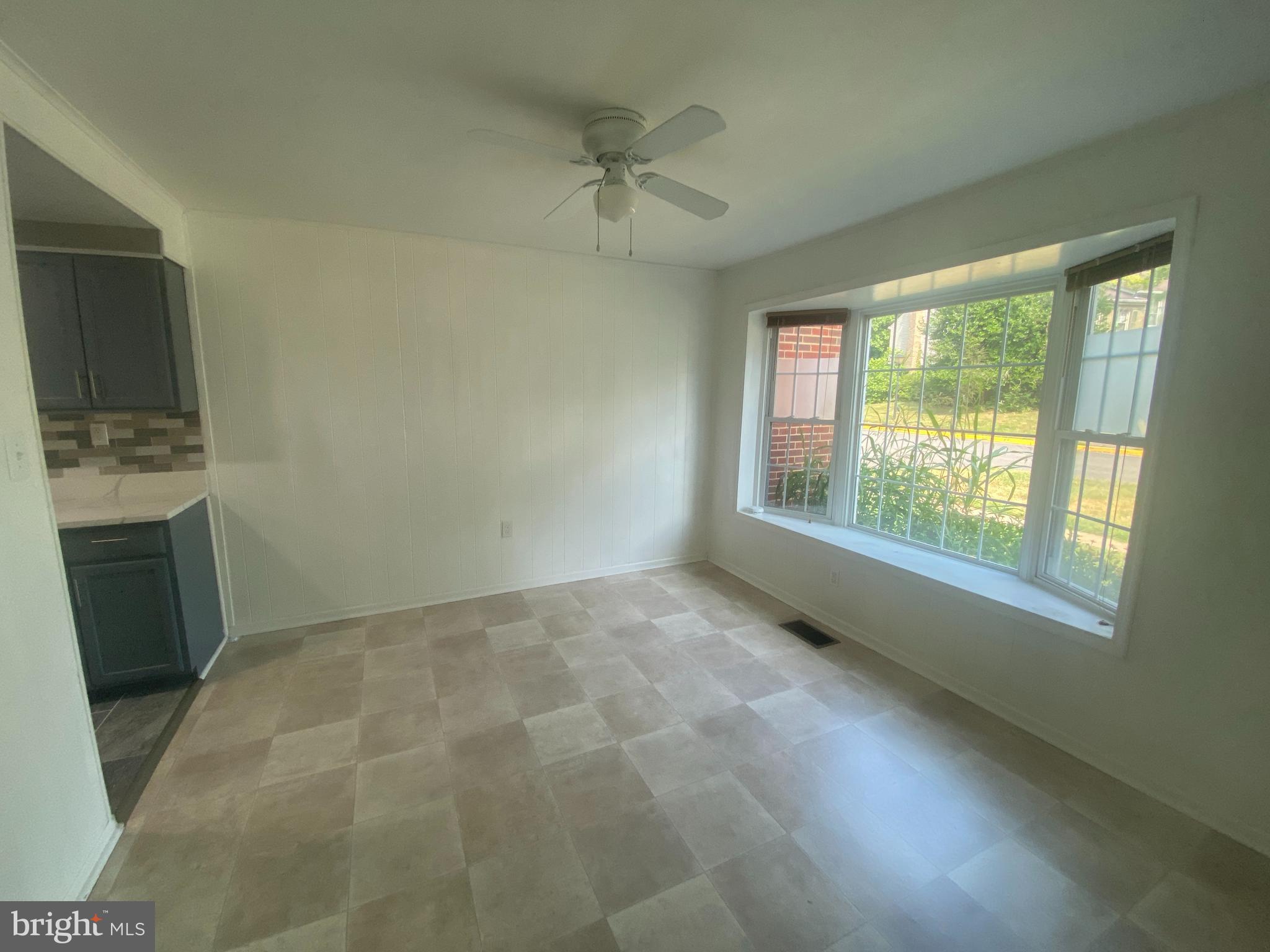 BURKE STATION SQUARE - Residential Lease