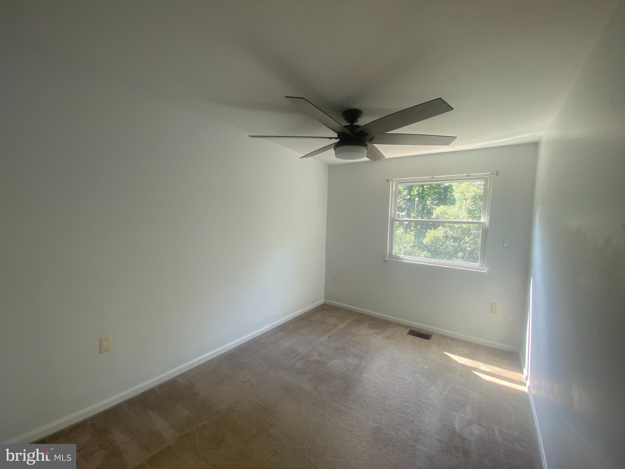 BURKE STATION SQUARE - Residential Lease