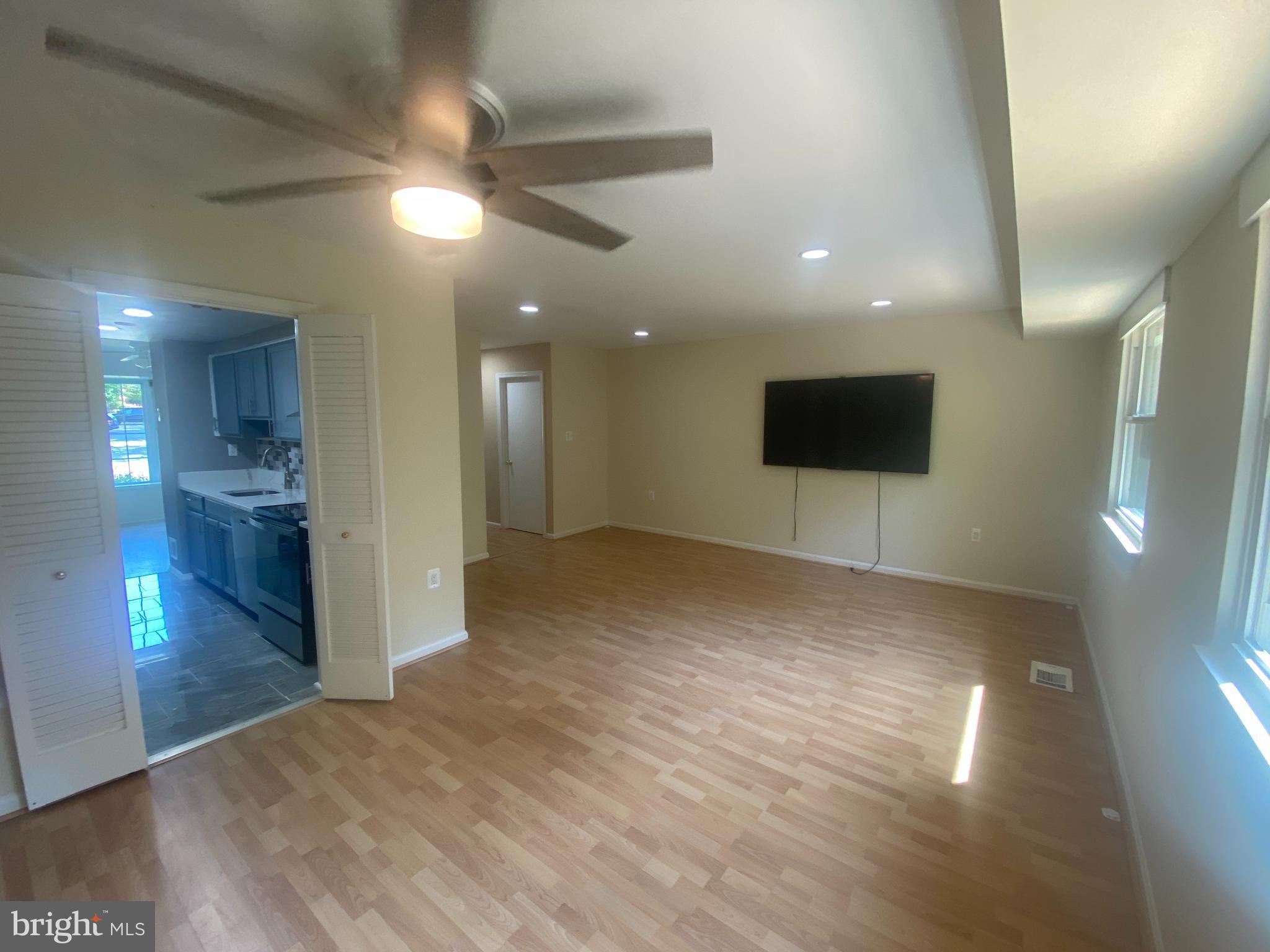 BURKE STATION SQUARE - Residential Lease