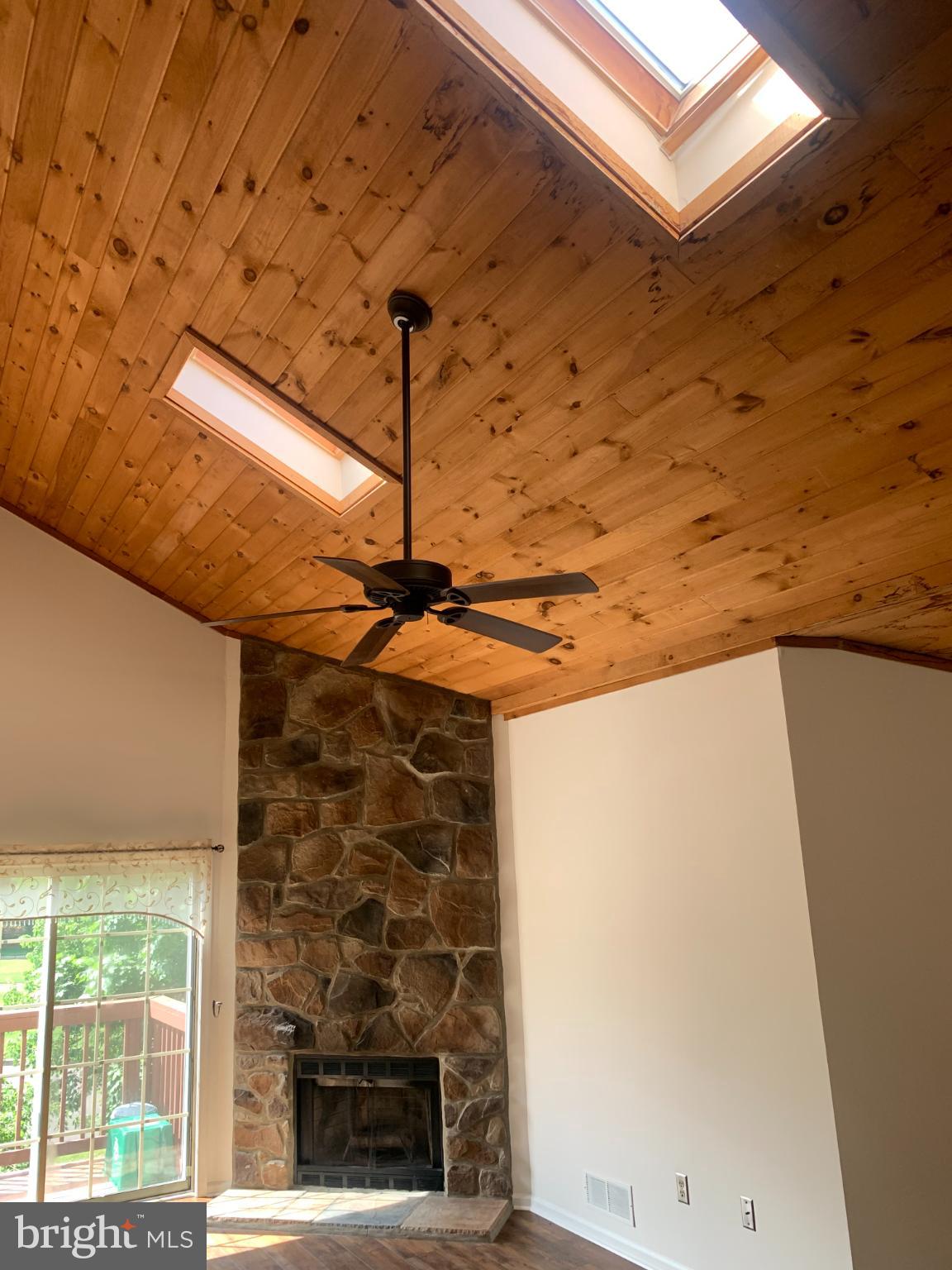 LINDENFIELD - Residential Lease