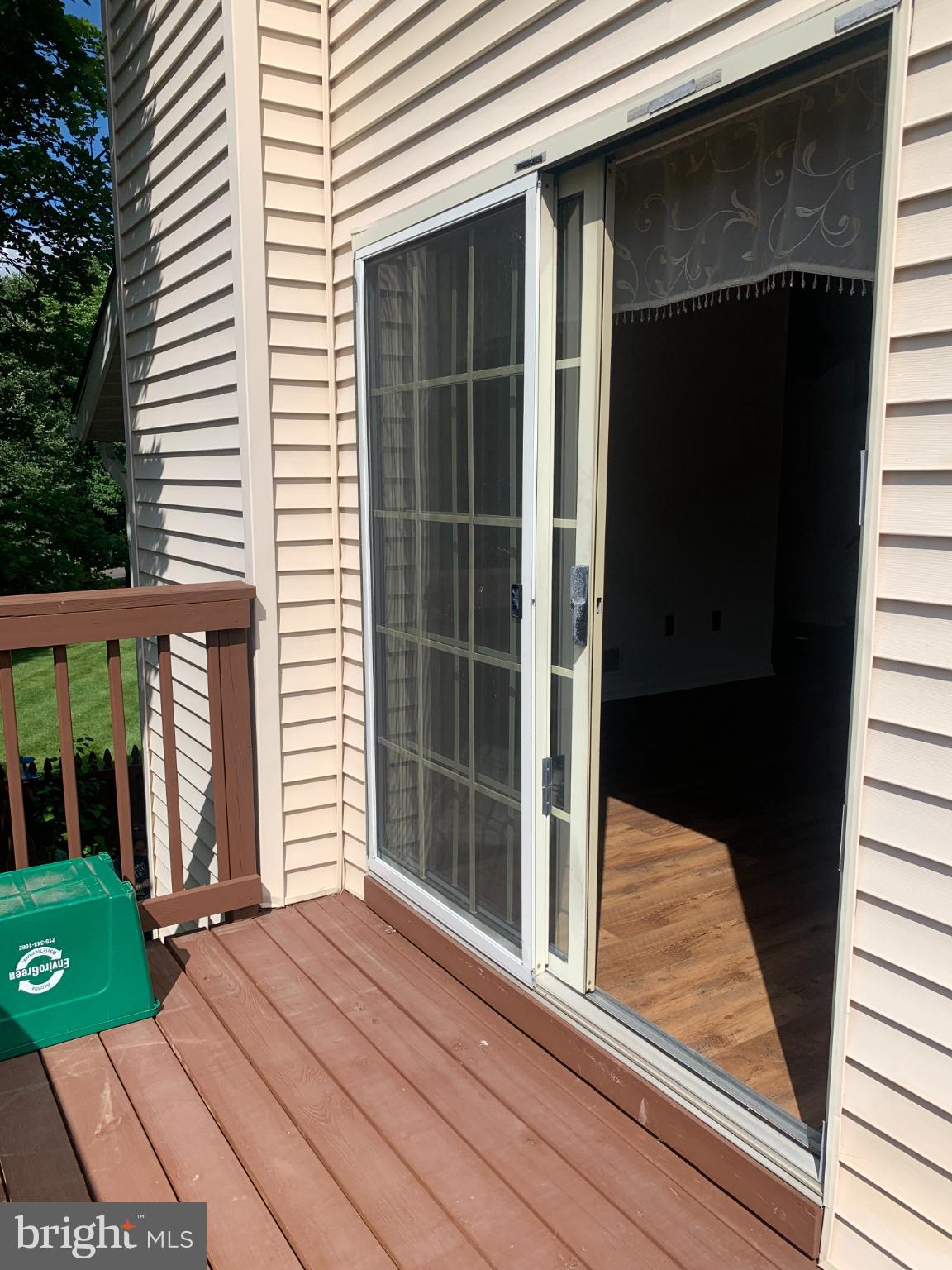 LINDENFIELD - Residential Lease