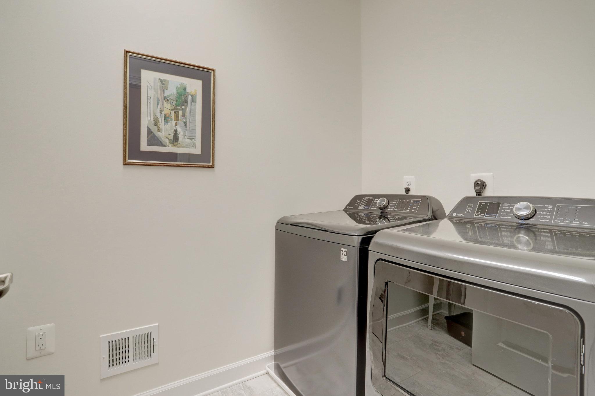 WALHAVEN AT KINGSTOWNE - Residential