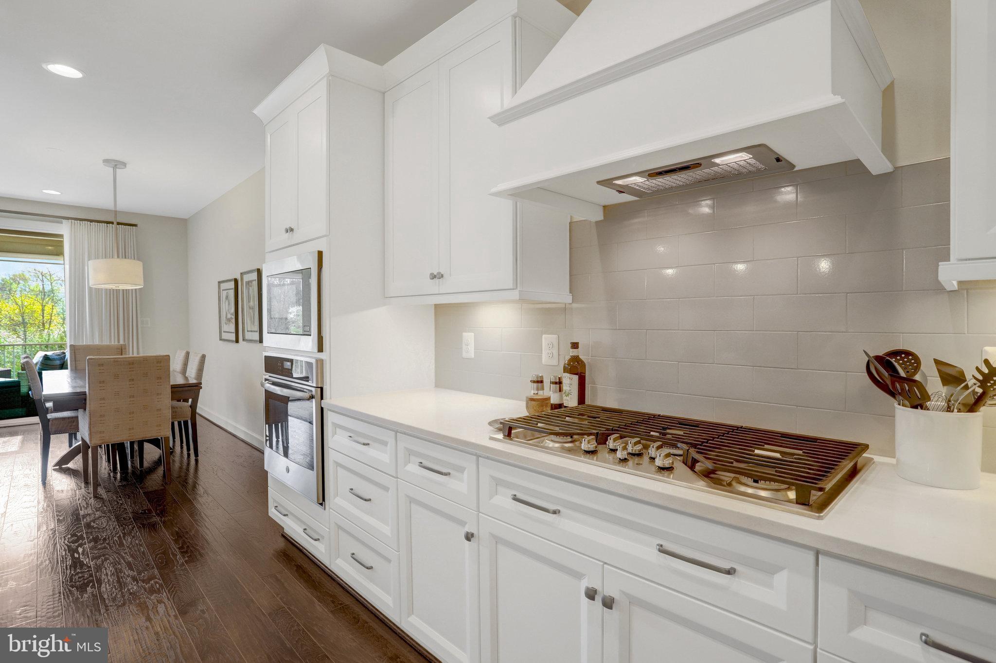 WALHAVEN AT KINGSTOWNE - Residential