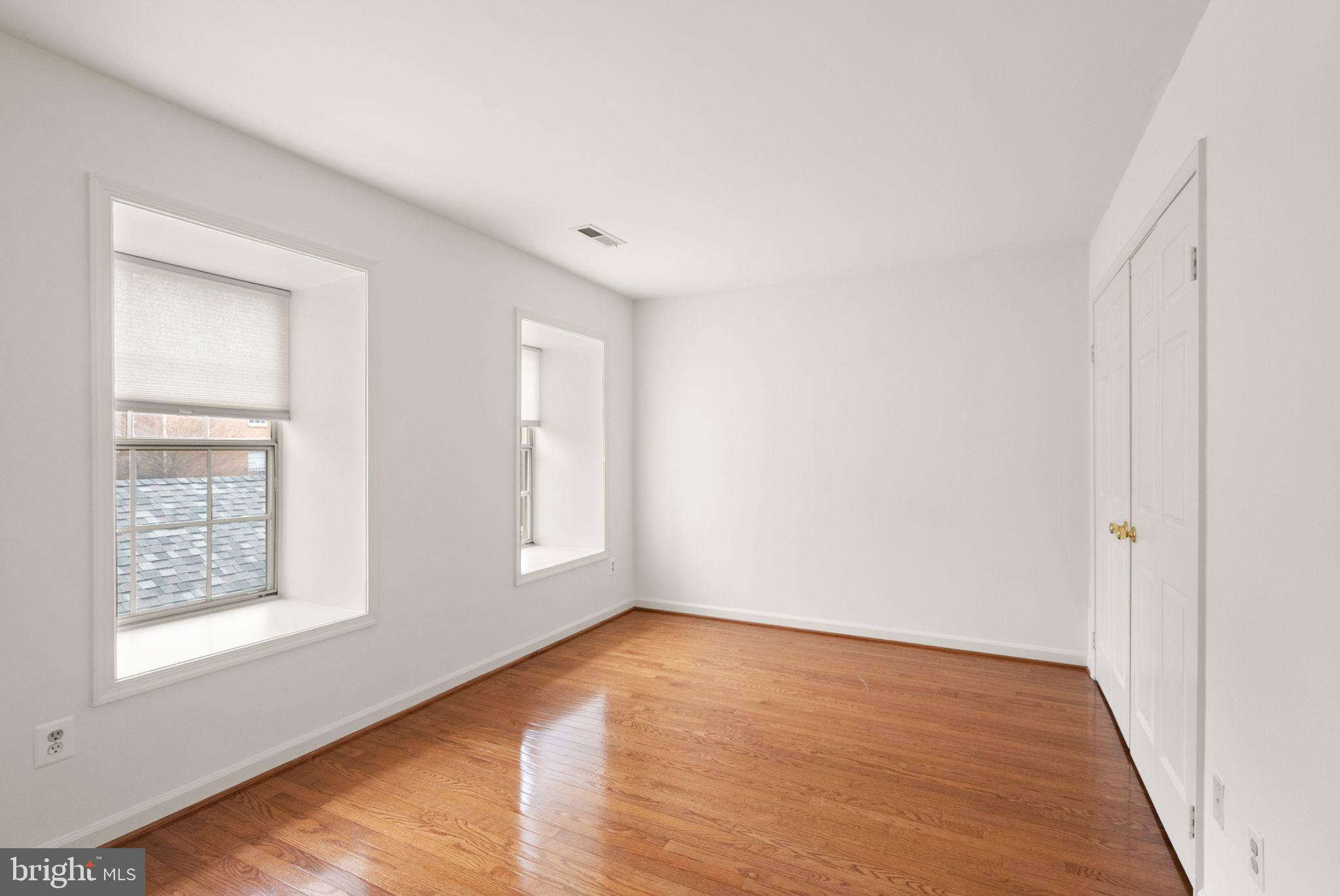 MCLEAN MEWS - Residential Lease