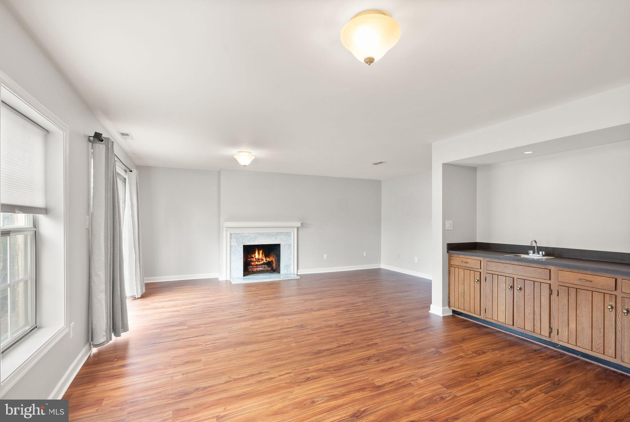 MCLEAN MEWS - Residential Lease