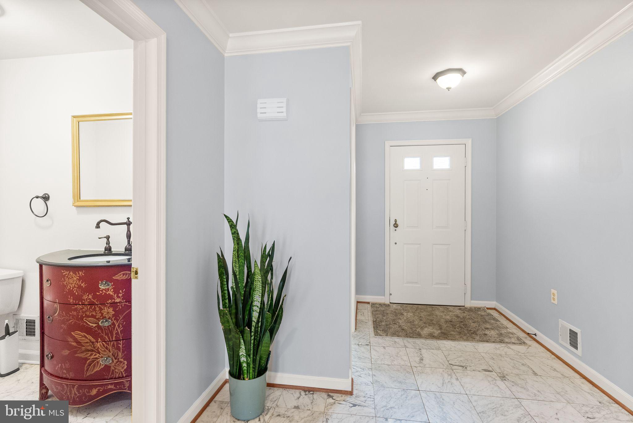 MCLEAN MEWS - Residential Lease