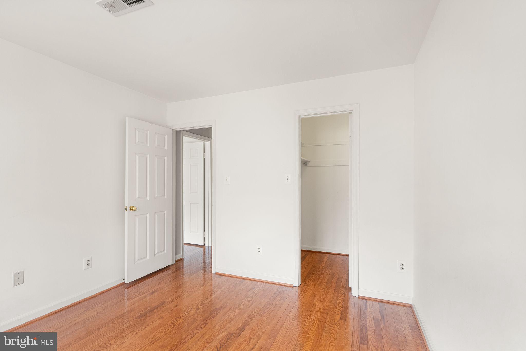 MCLEAN MEWS - Residential Lease