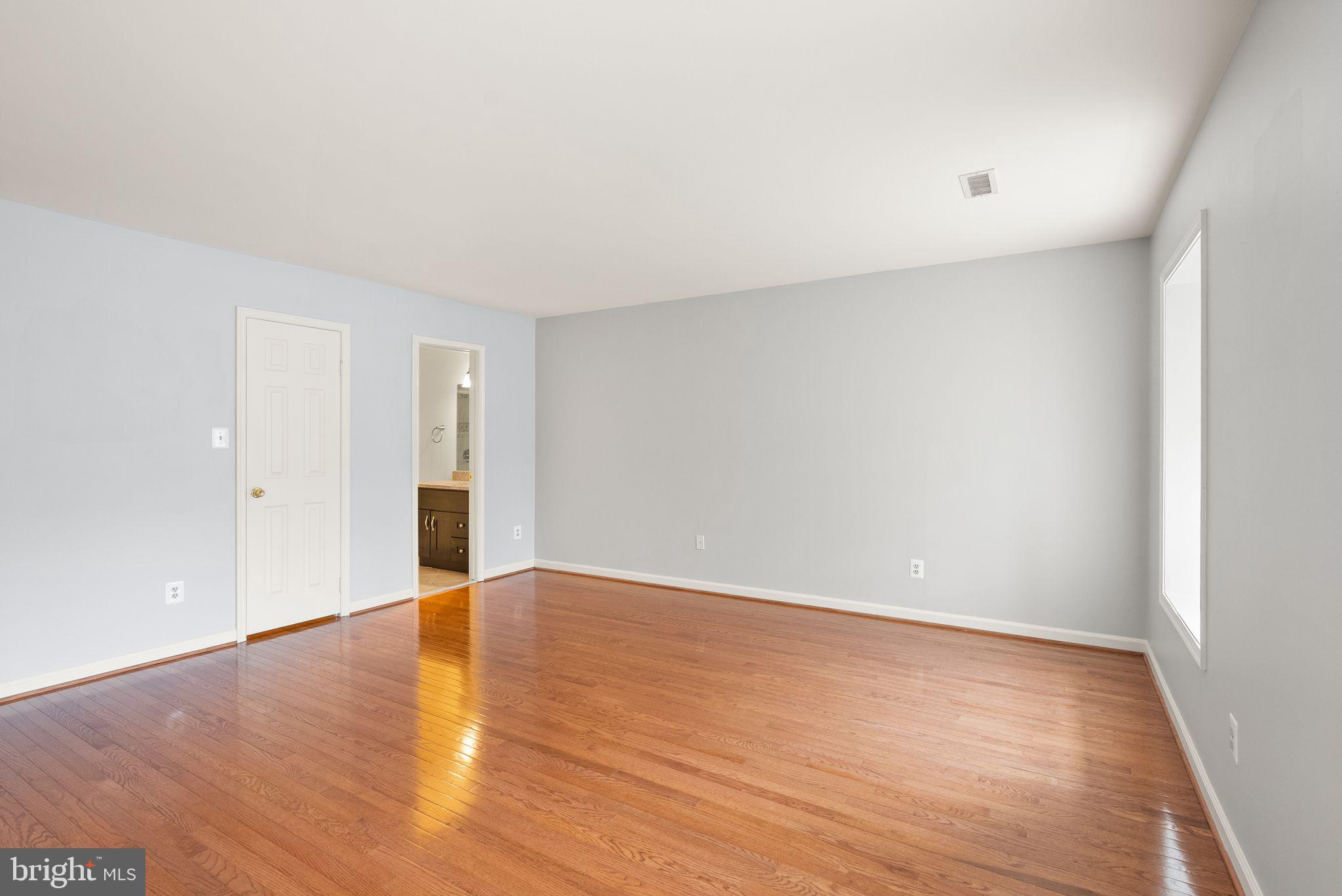 MCLEAN MEWS - Residential Lease