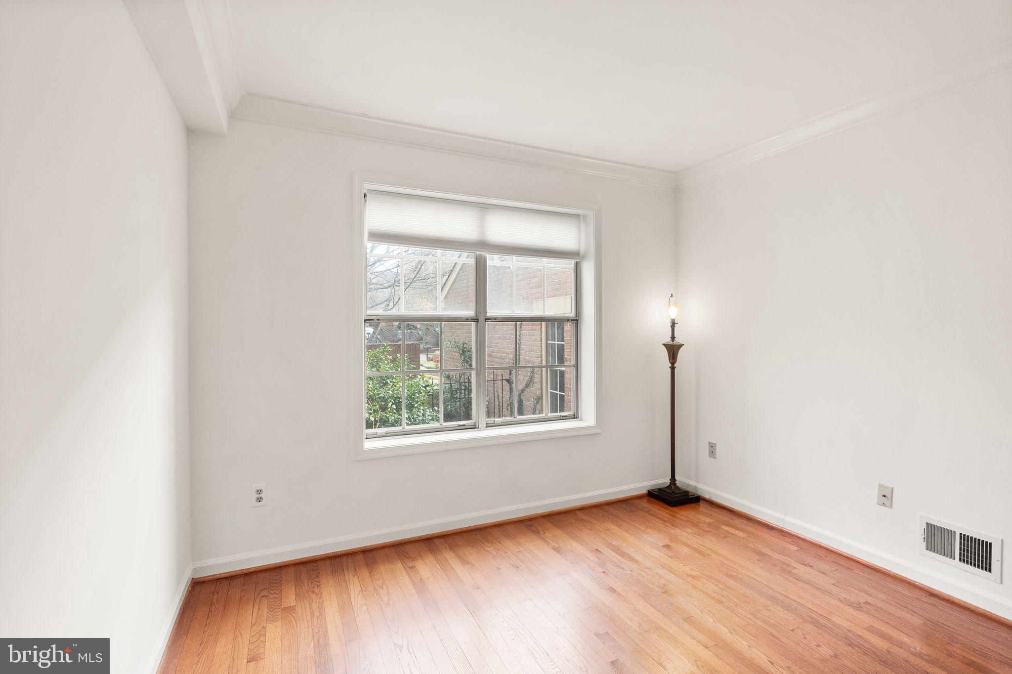 MCLEAN MEWS - Residential Lease