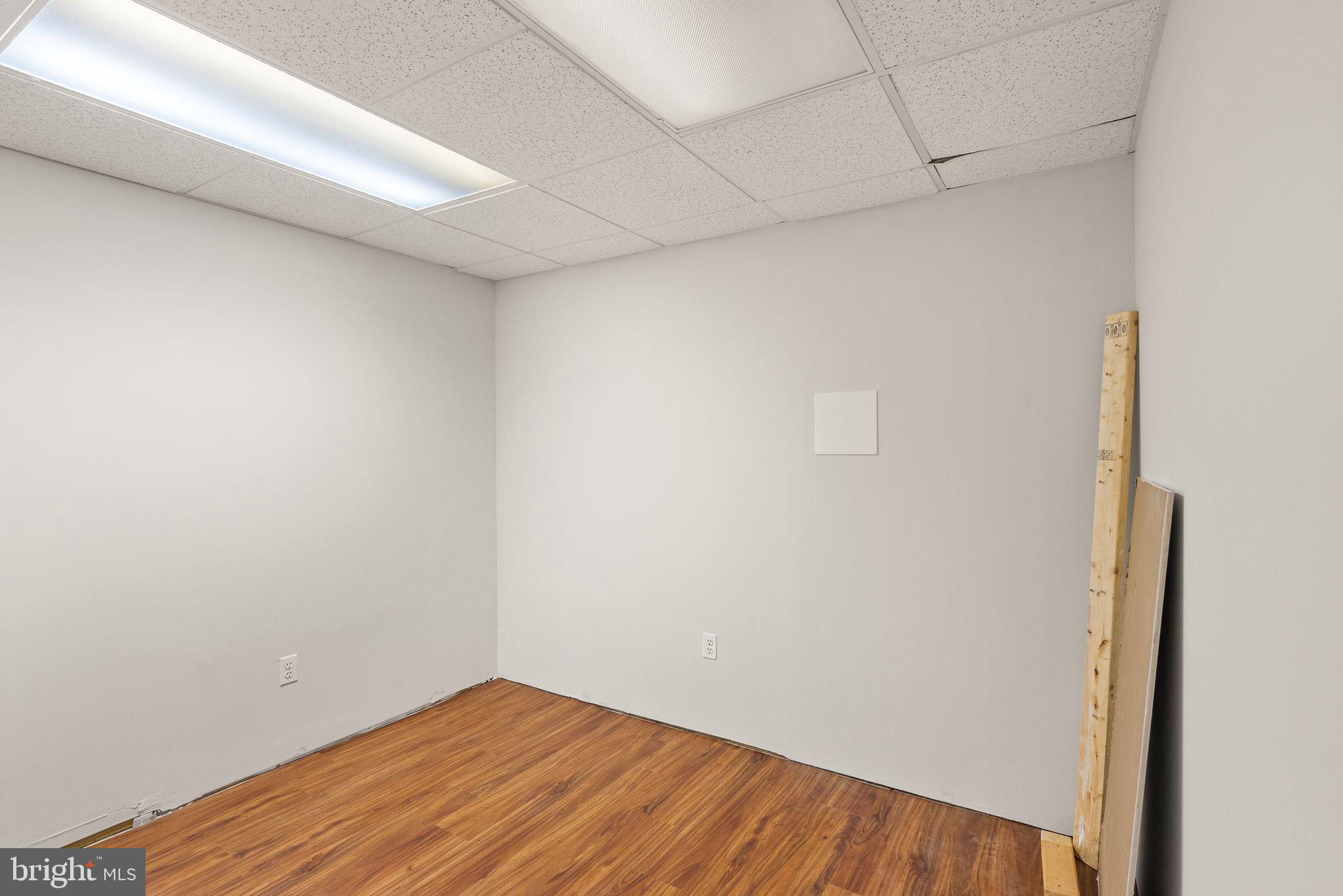 MCLEAN MEWS - Residential Lease